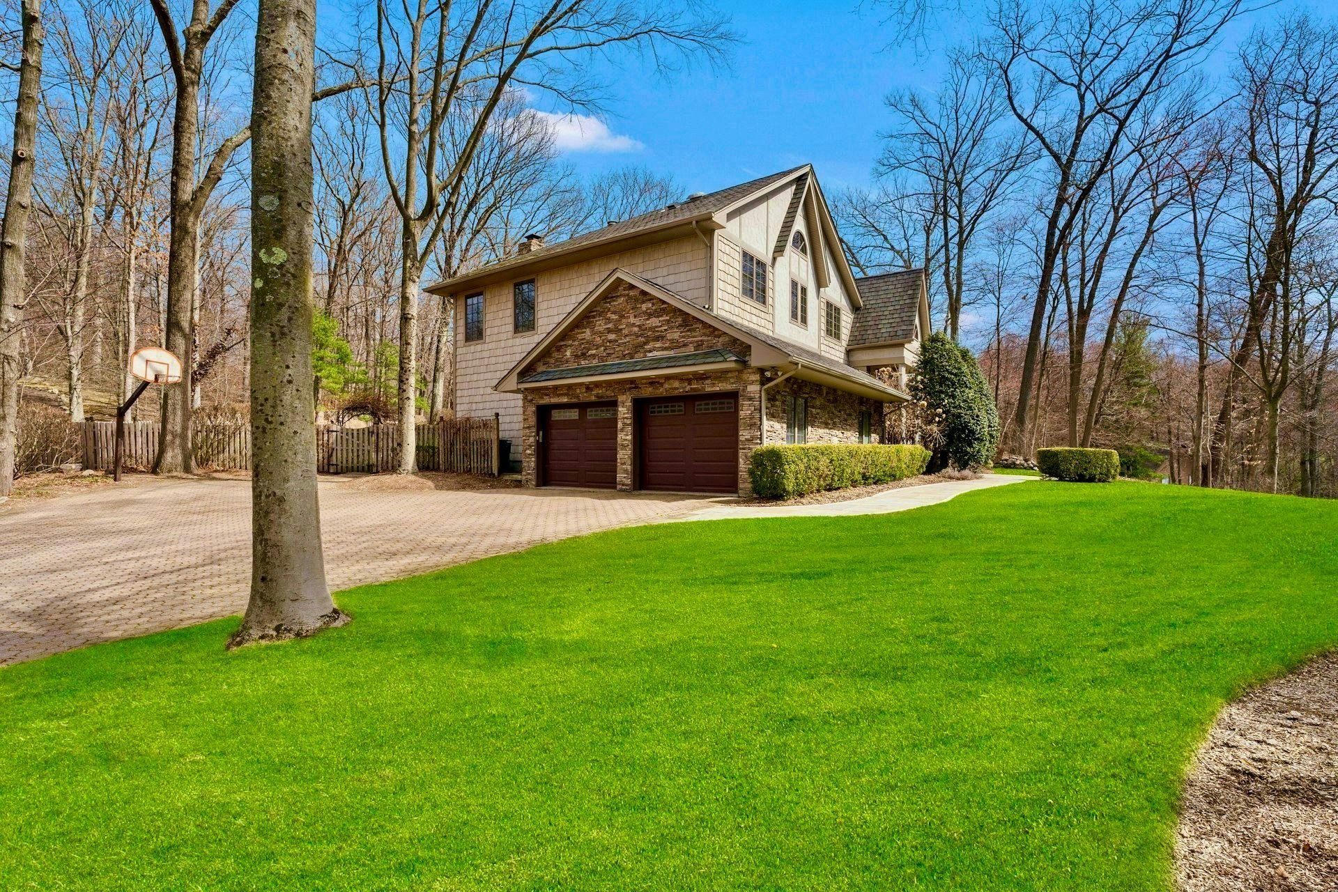 717 Ashmont Rd 