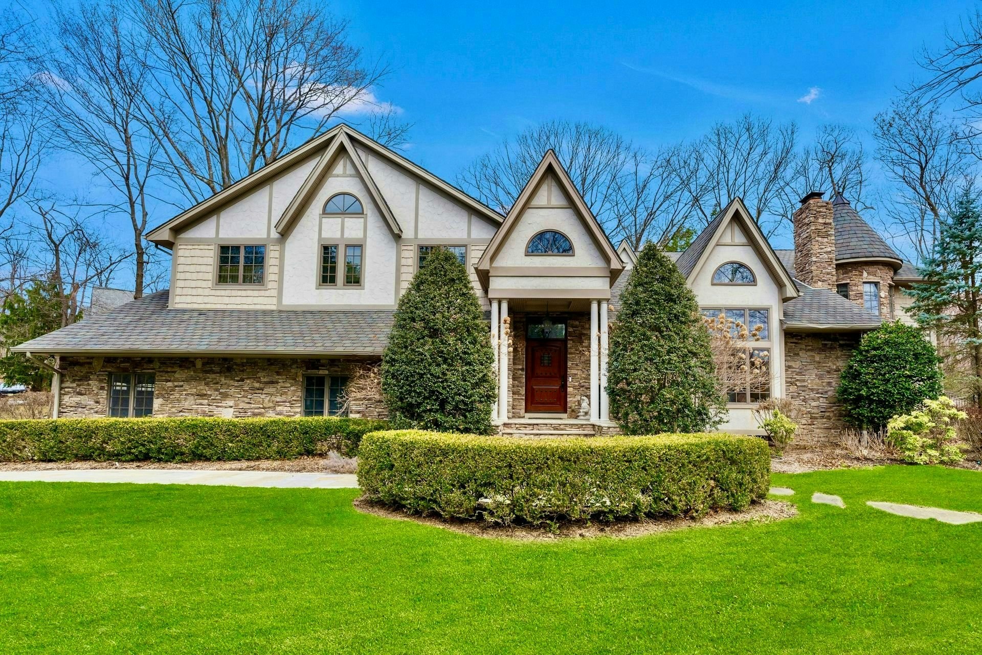 717 Ashmont Rd 