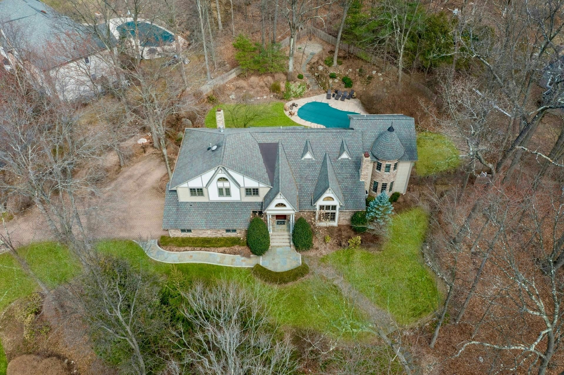 717 Ashmont Rd 