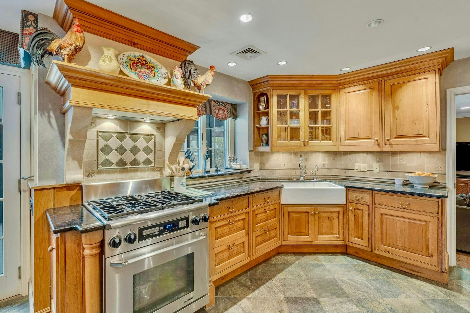 717 Ashmont Rd 