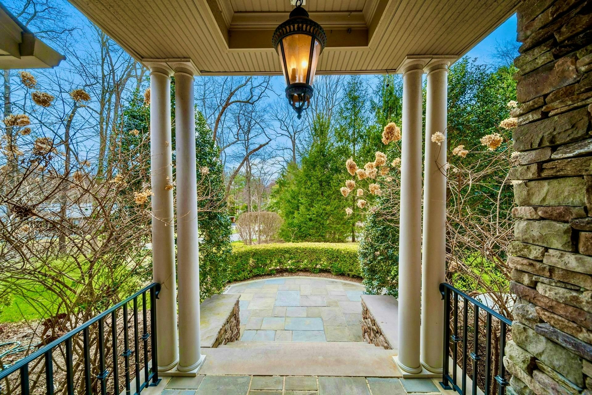 717 Ashmont Rd 