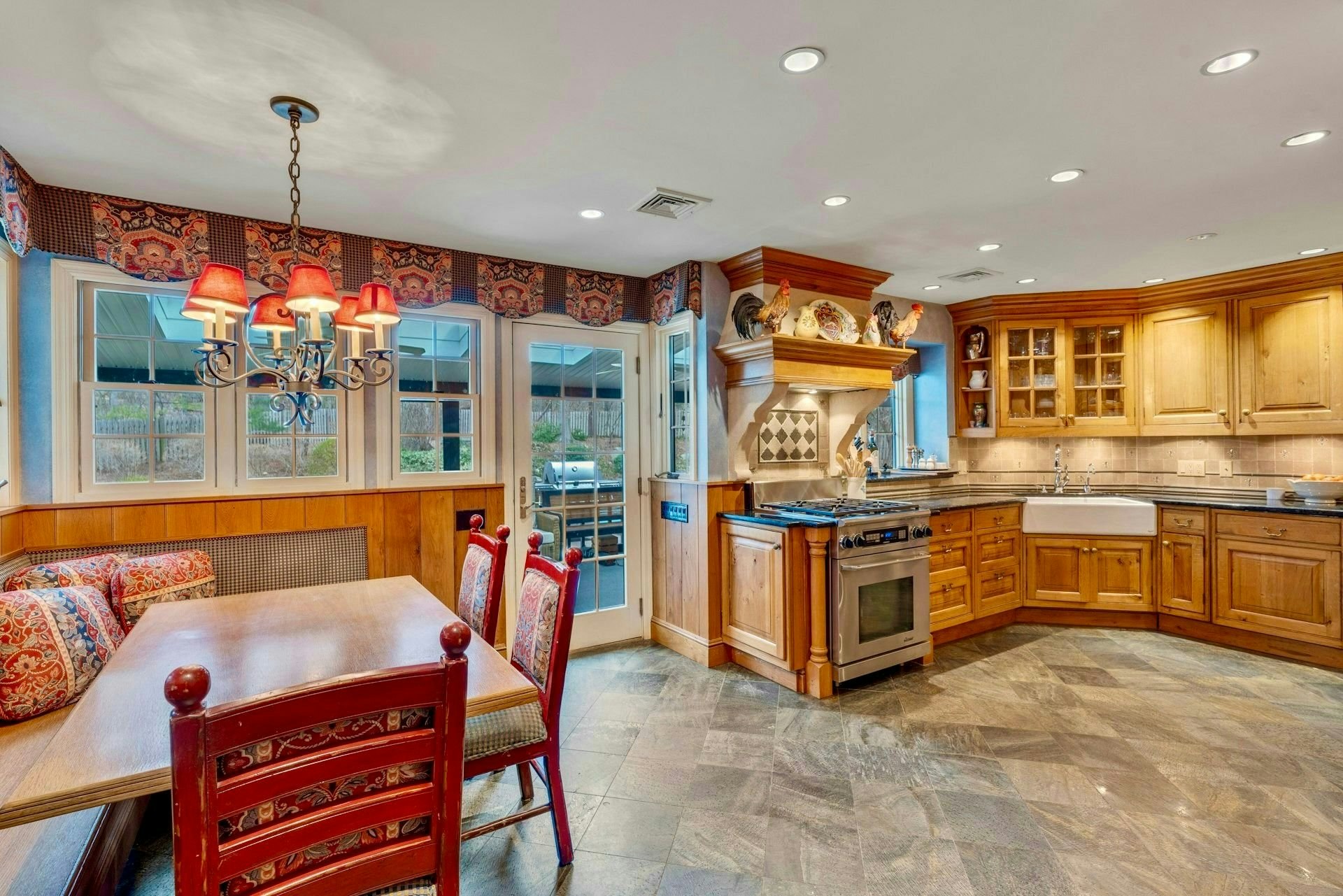 717 Ashmont Rd 