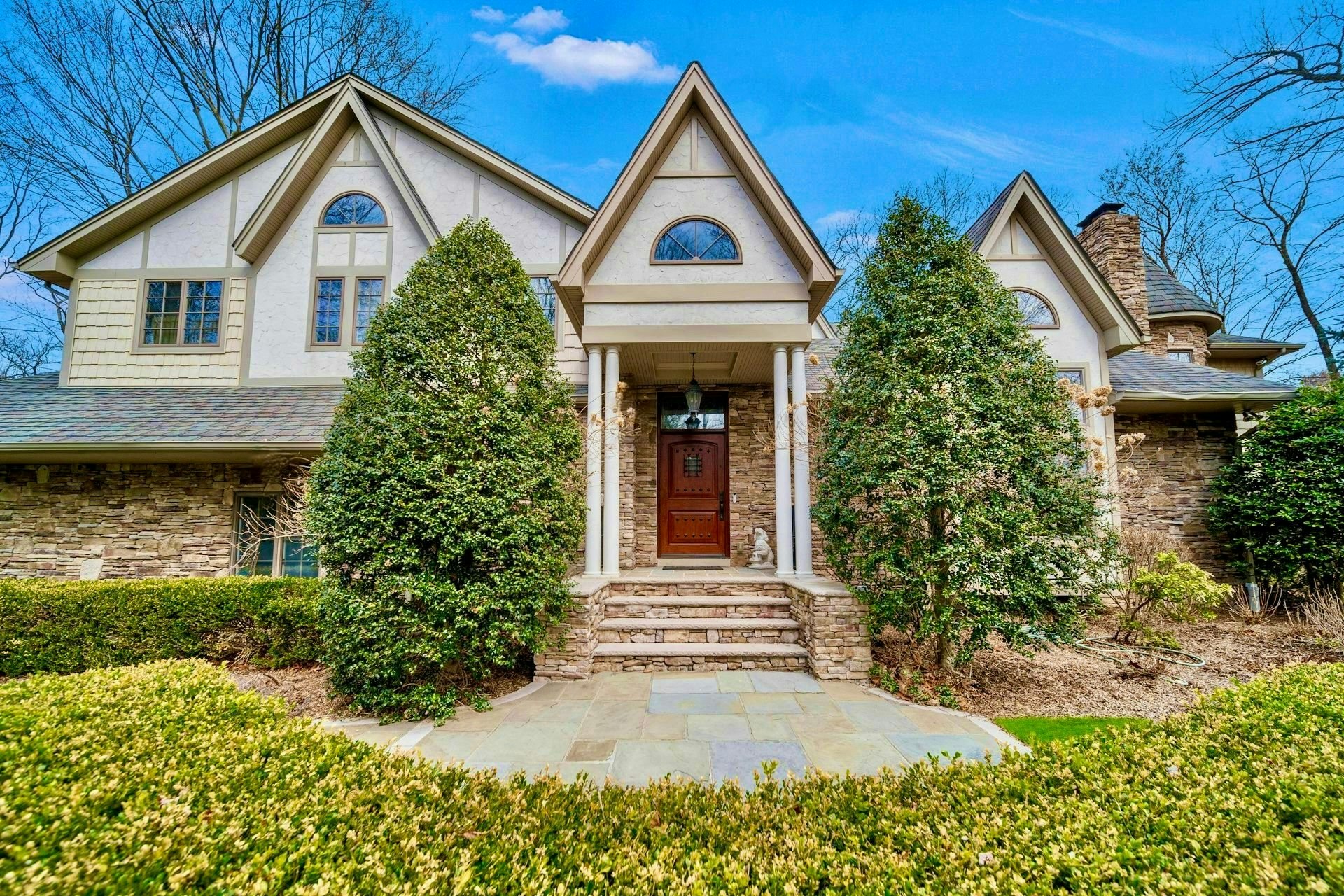 717 Ashmont Rd 