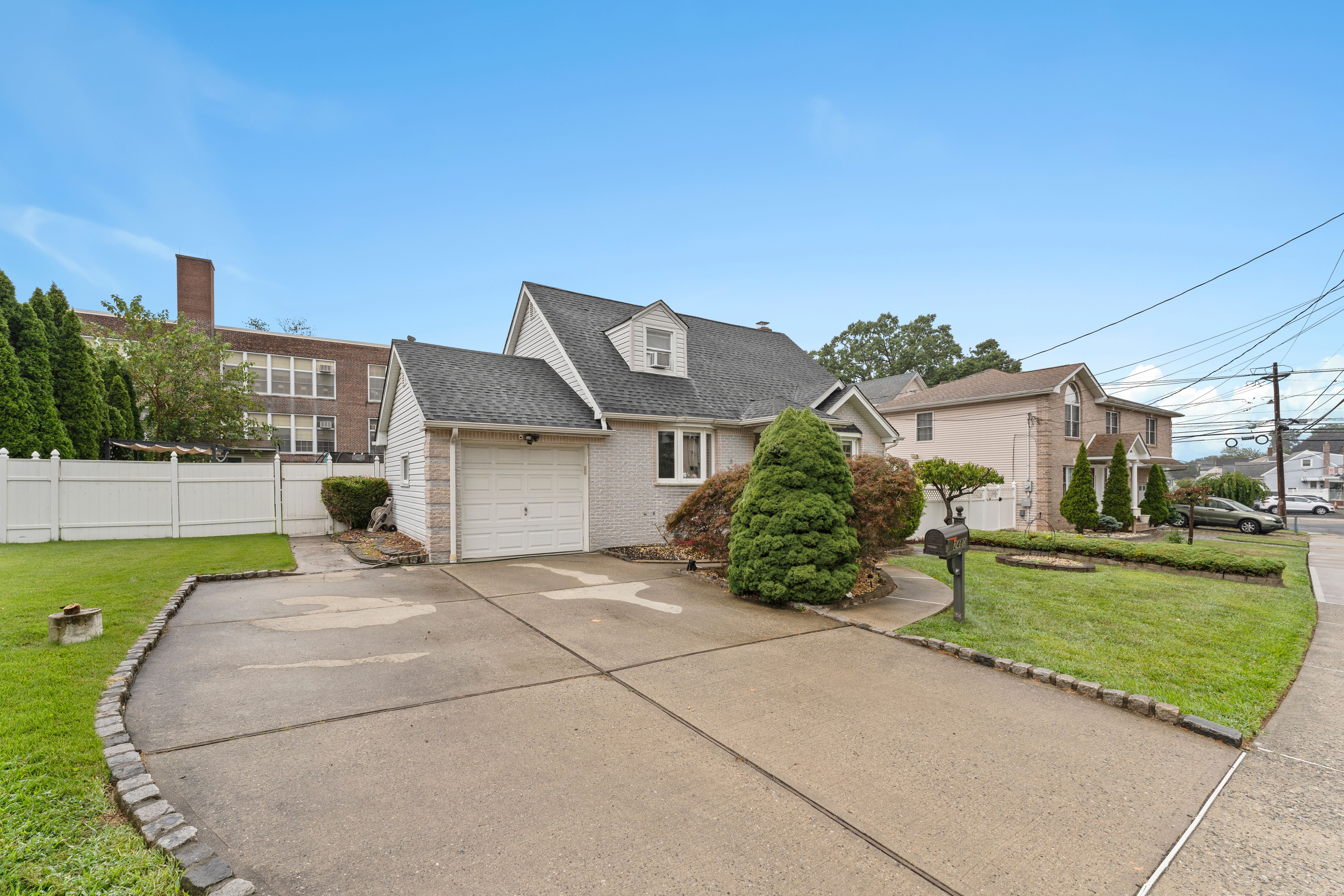 2480 Dorchester Road 