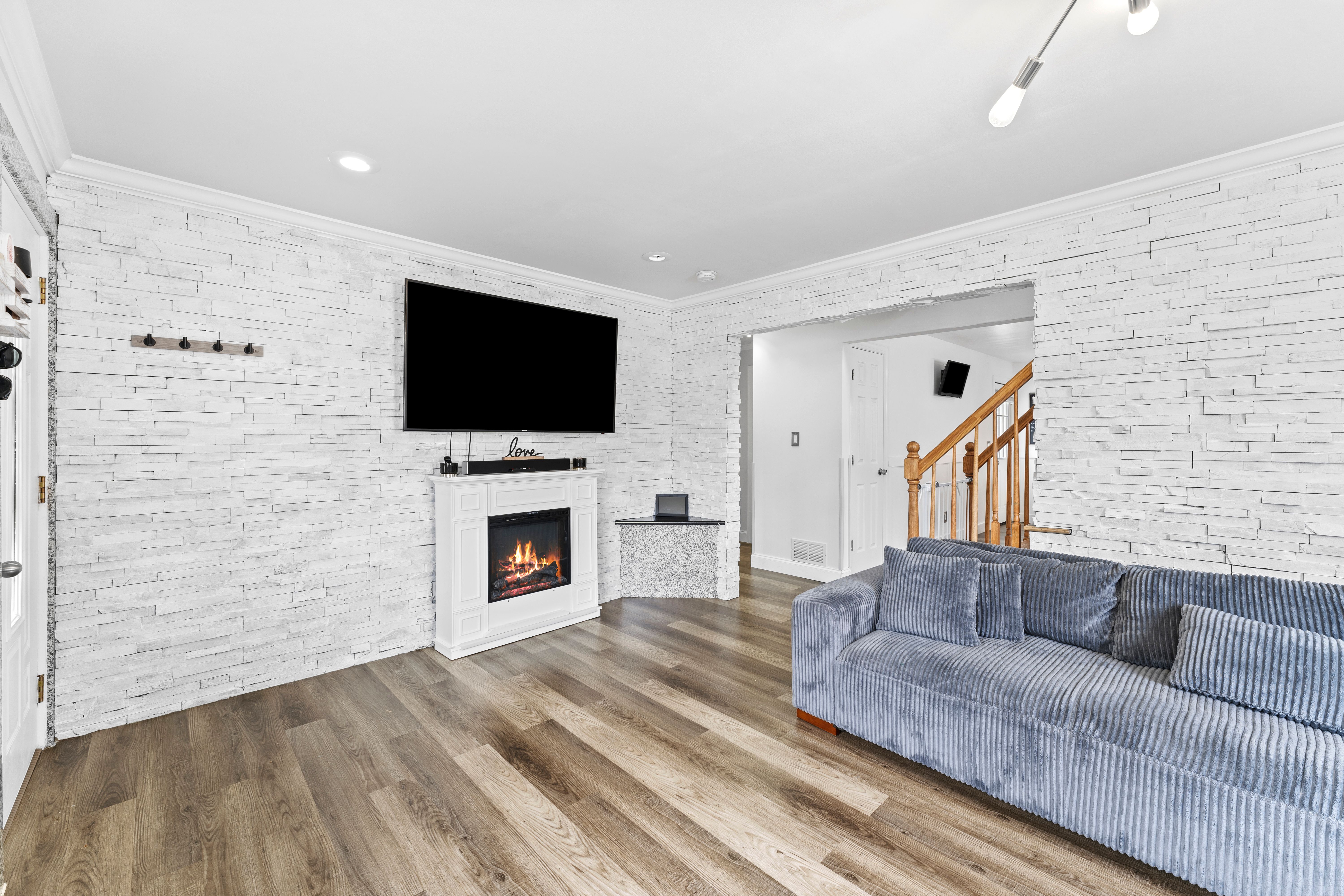 2480 Dorchester Road 