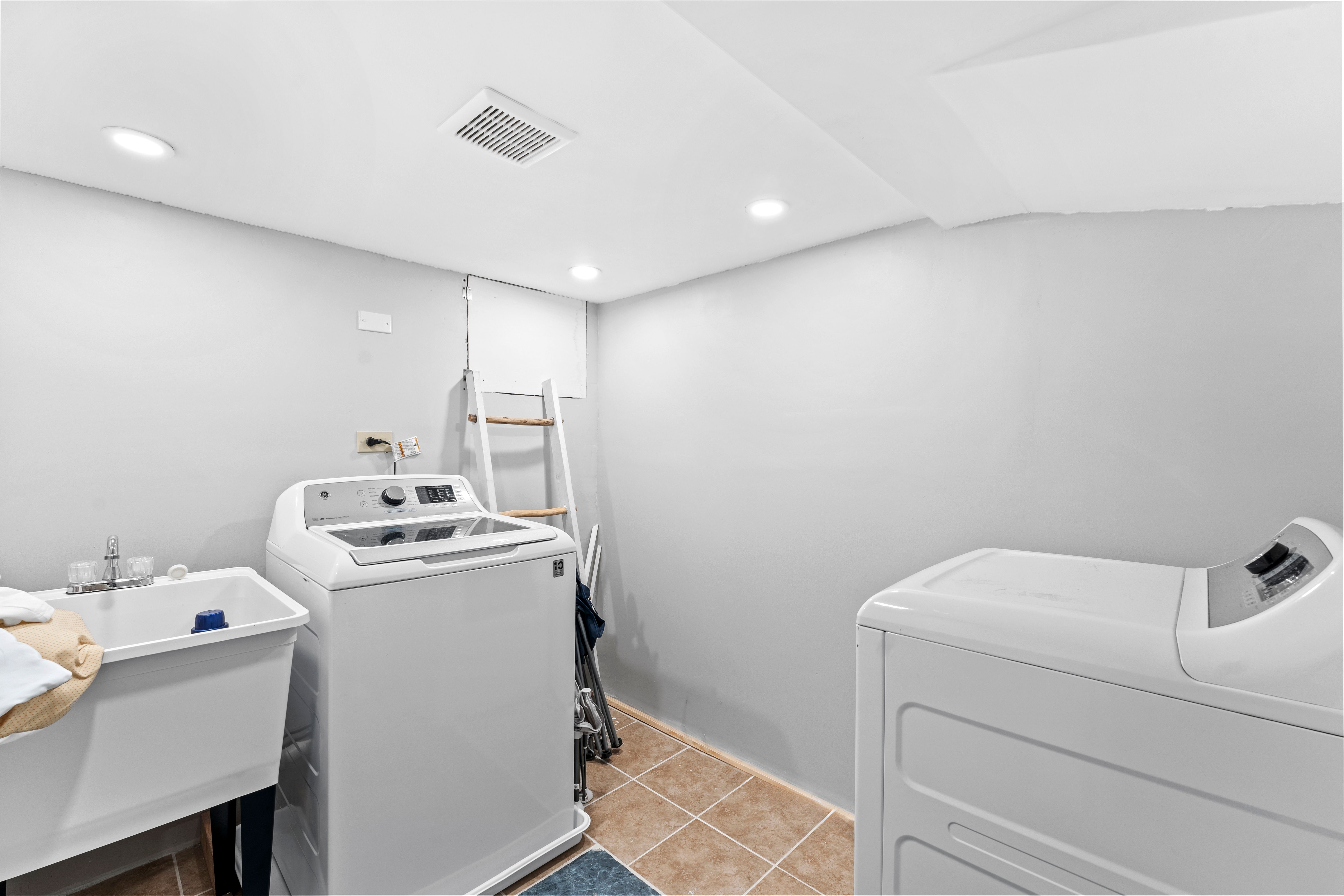 2480 Dorchester Road 