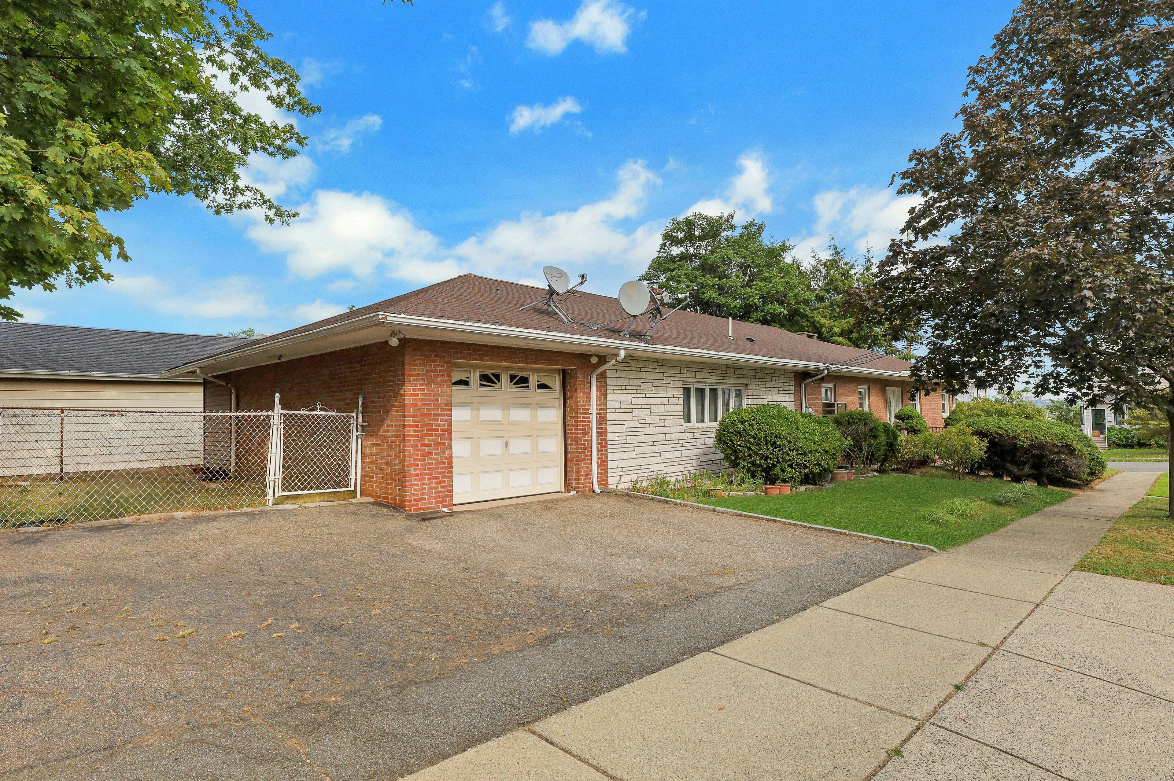 321 Bell Avenue 