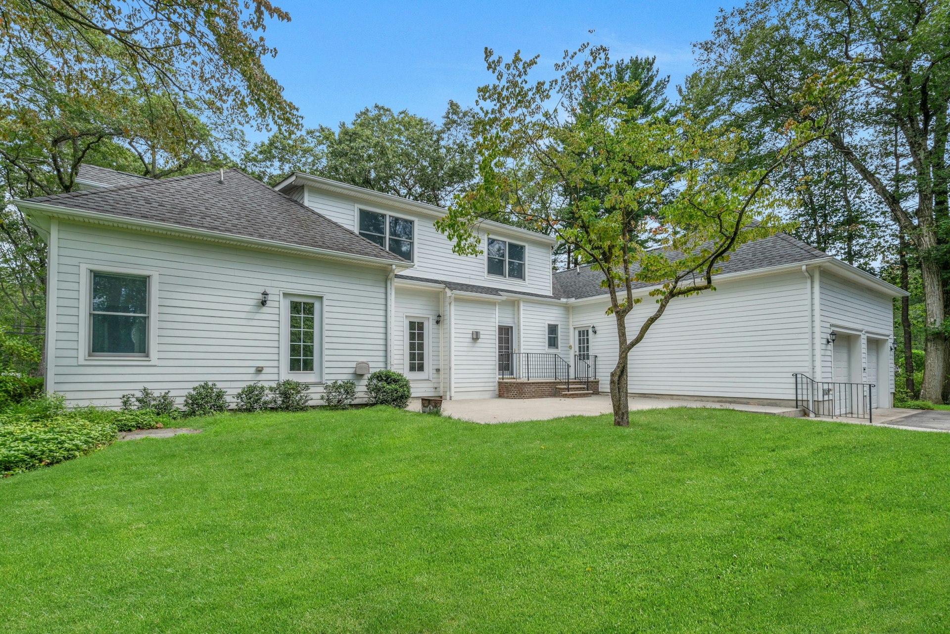 83 Chestnut Ridge Road