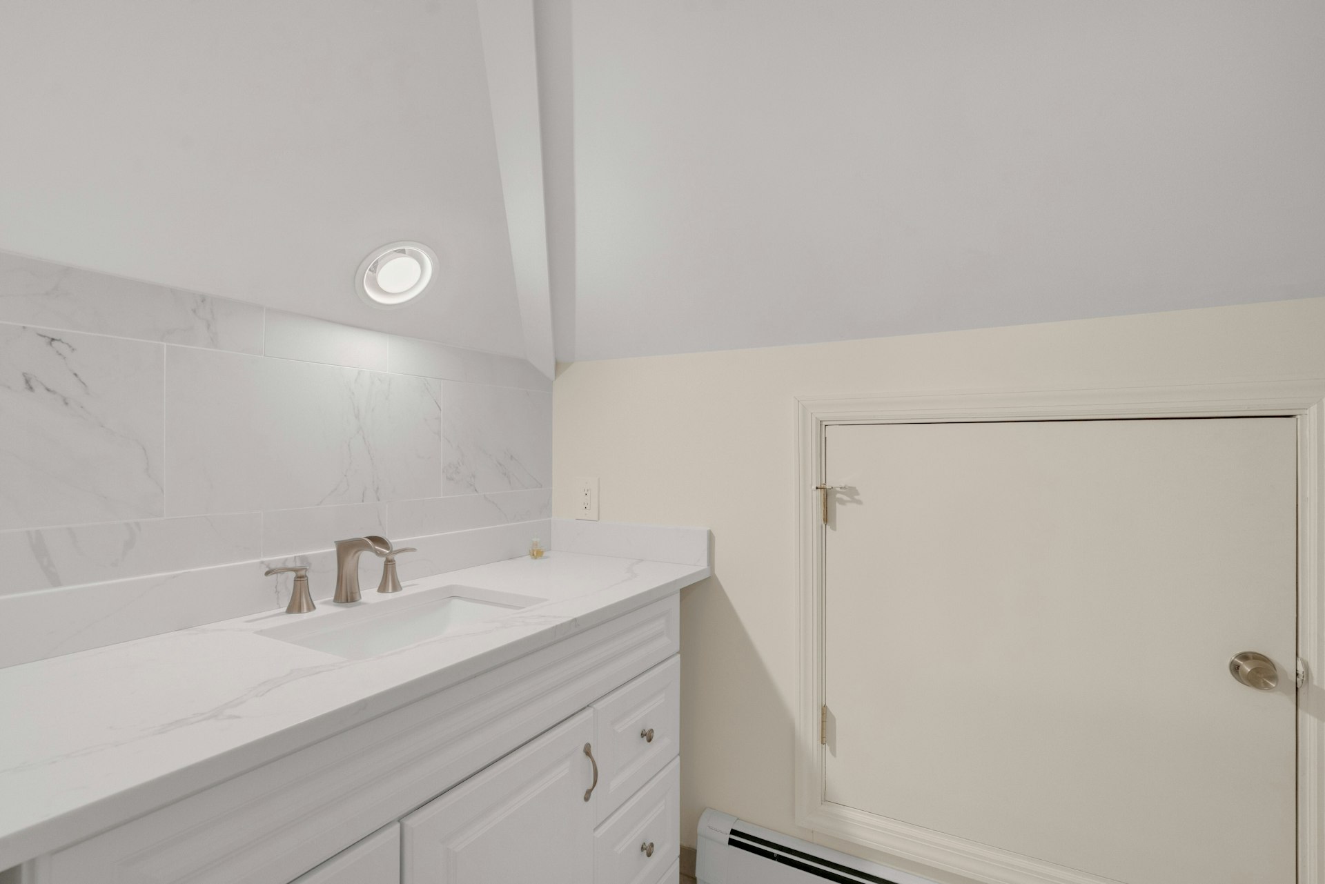 83 Chestnut Ridge Road