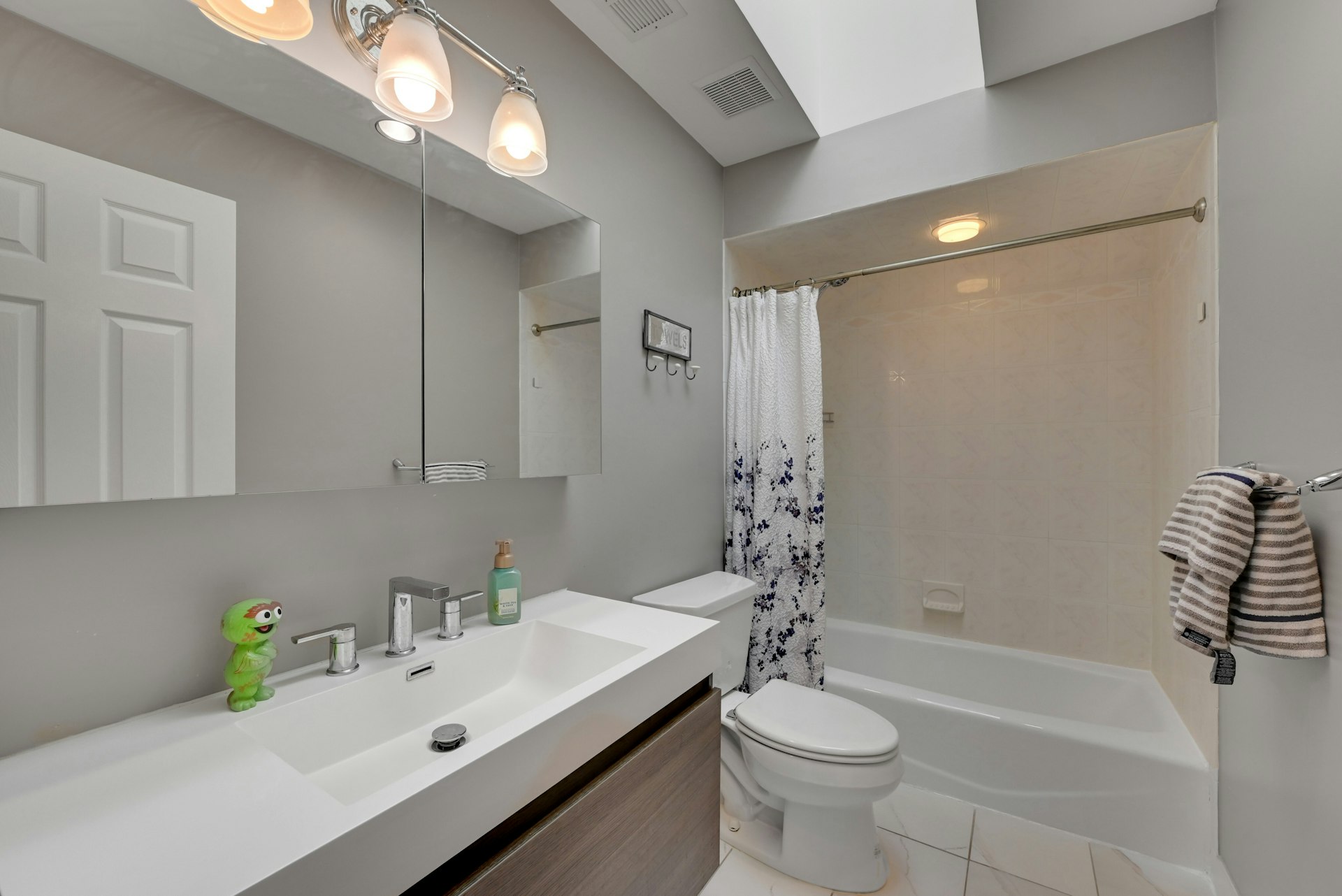 714 Holly Ct Unit# 714