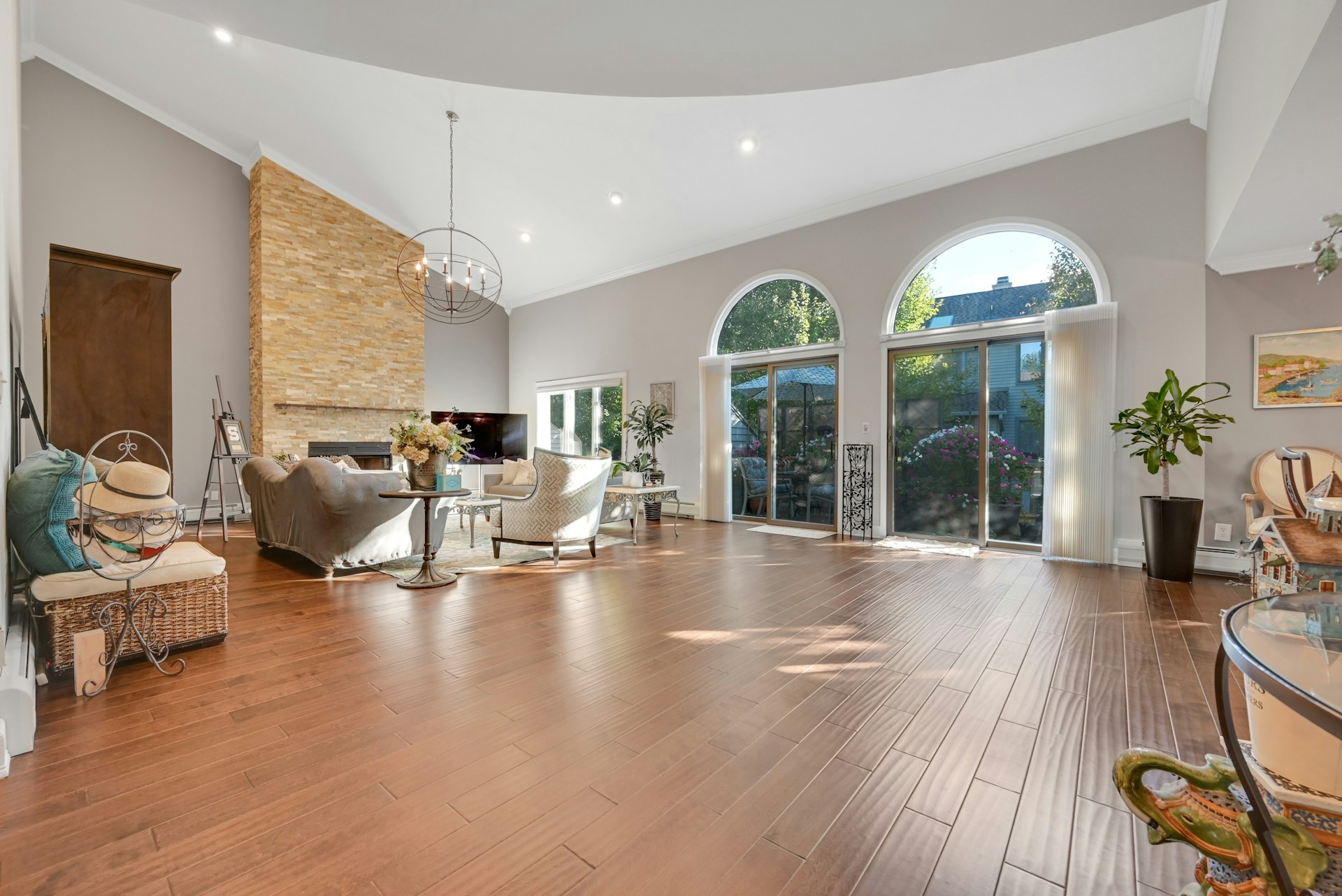 714 Holly Ct Unit# 714