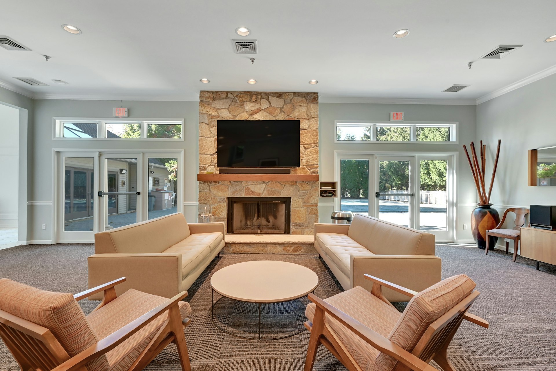 714 Holly Ct Unit# 714