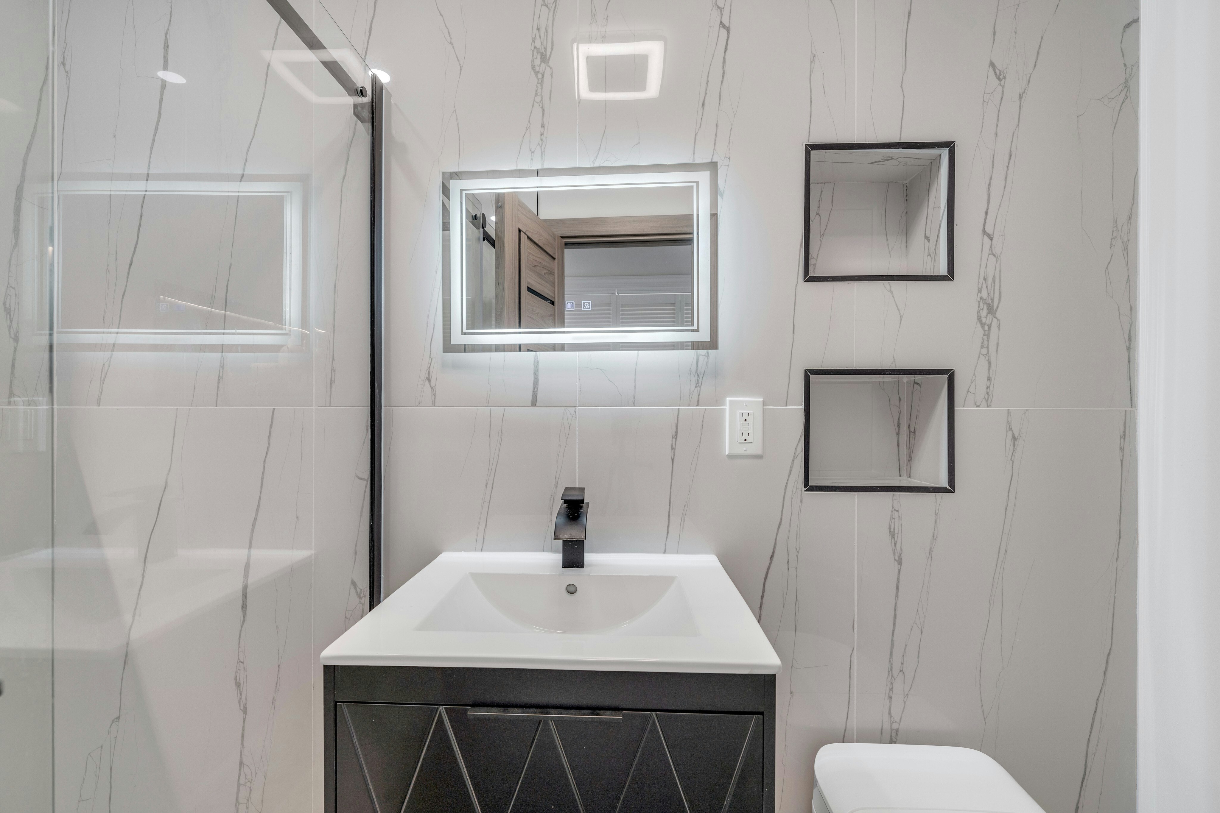 416 Kingsland Avenue 