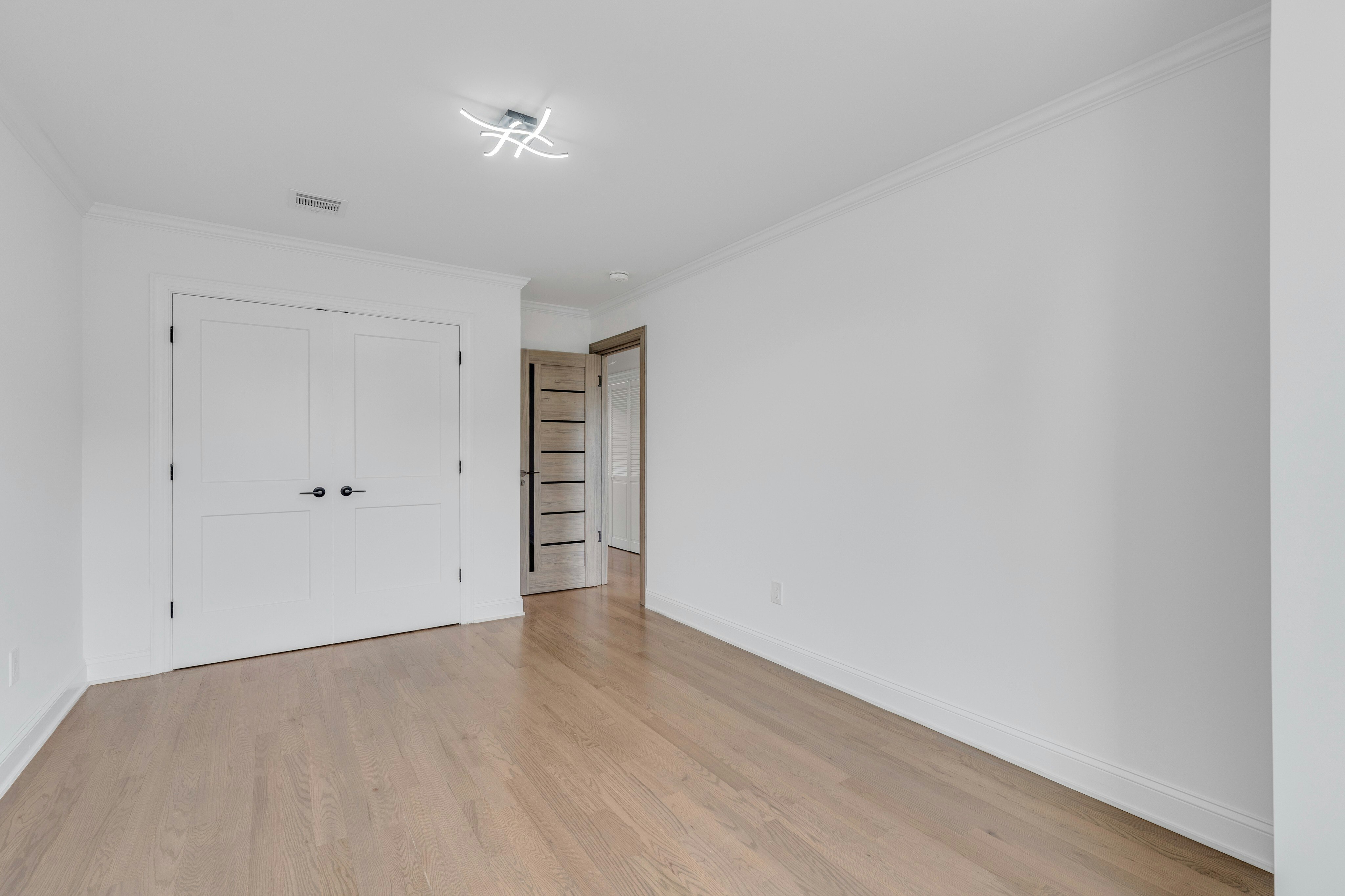 416 Kingsland Avenue 