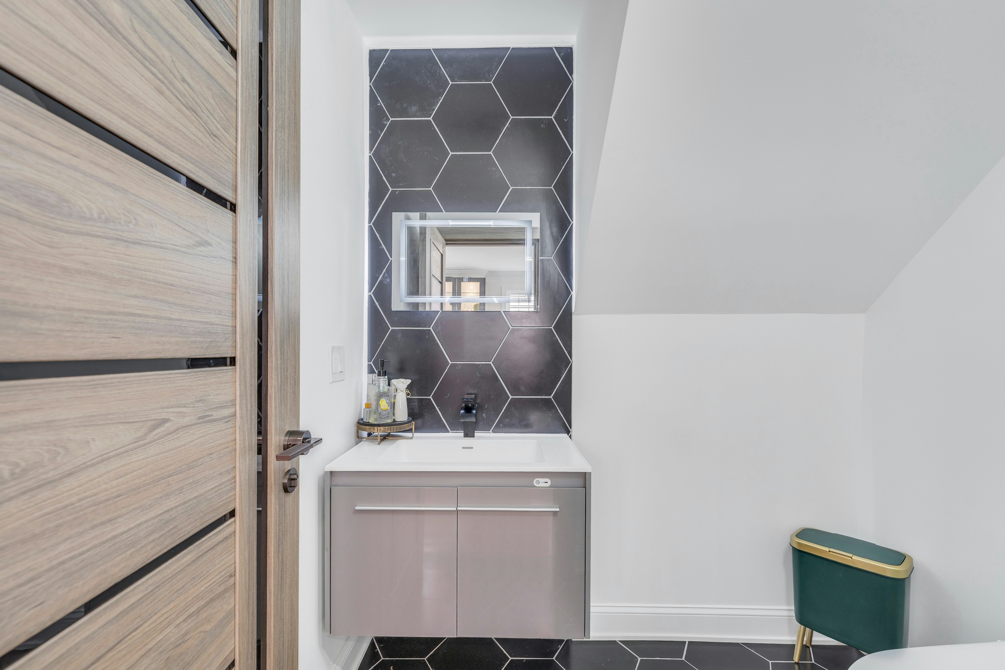 416 Kingsland Avenue 