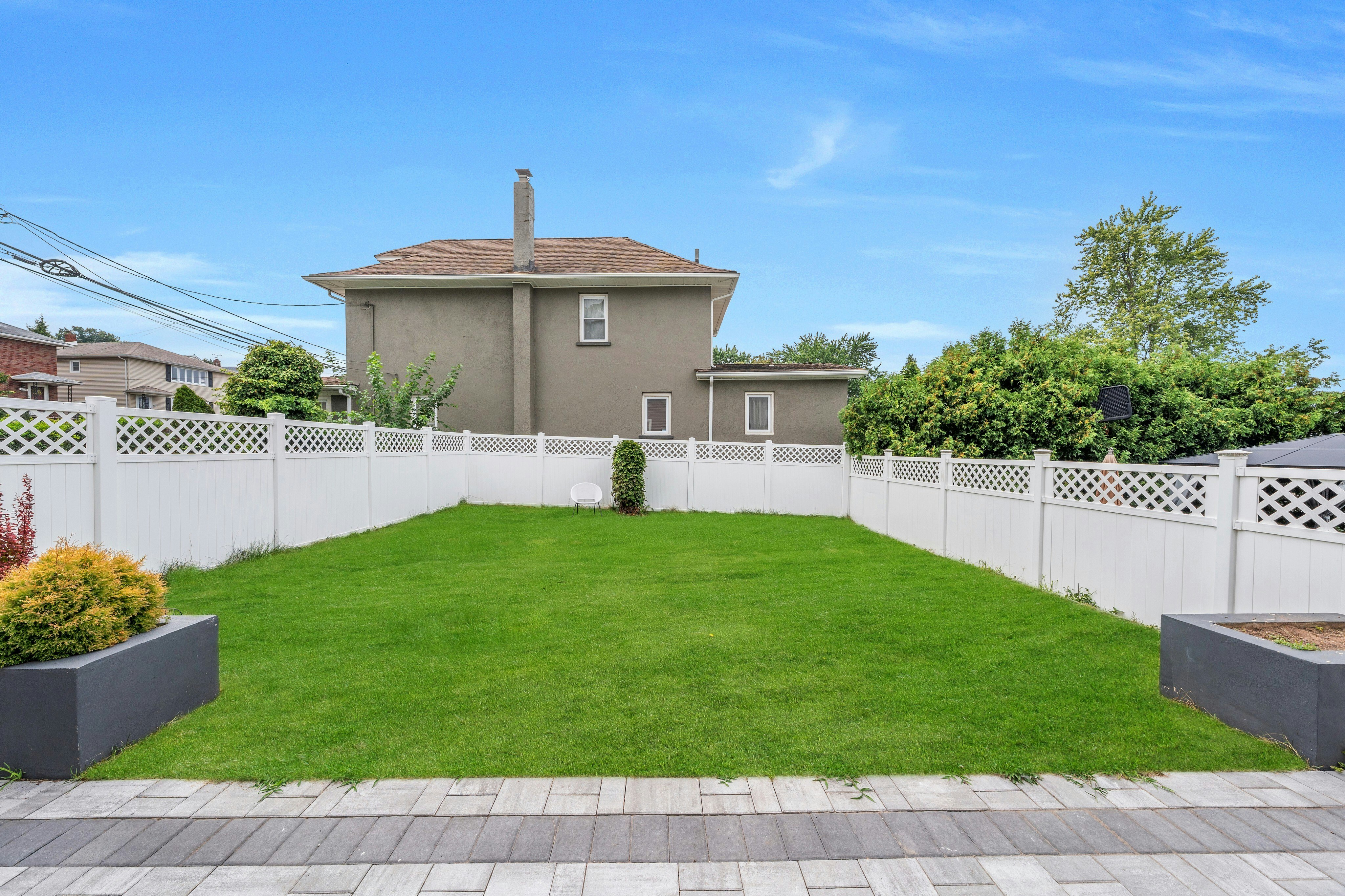 416 Kingsland Avenue 