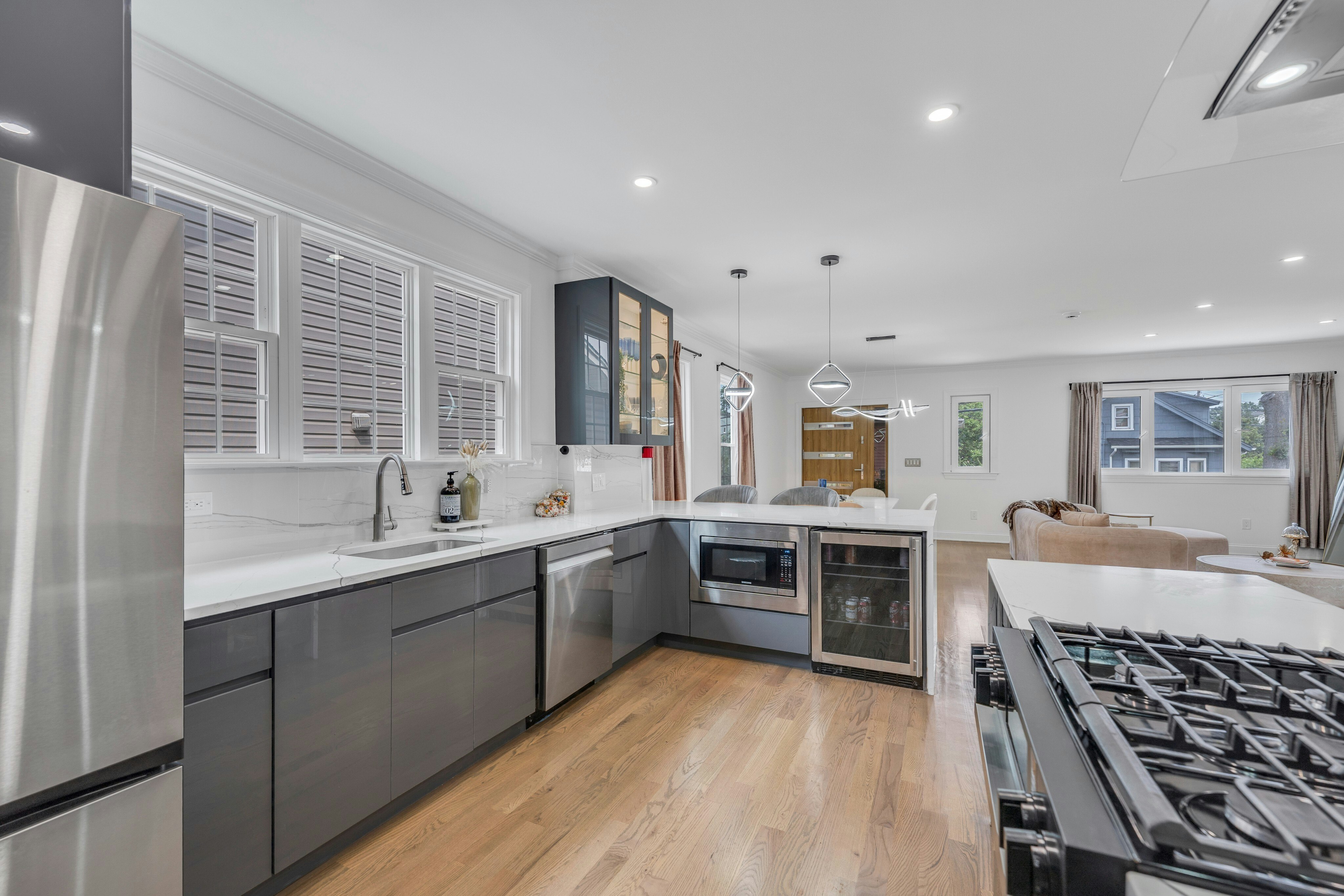 416 Kingsland Avenue 