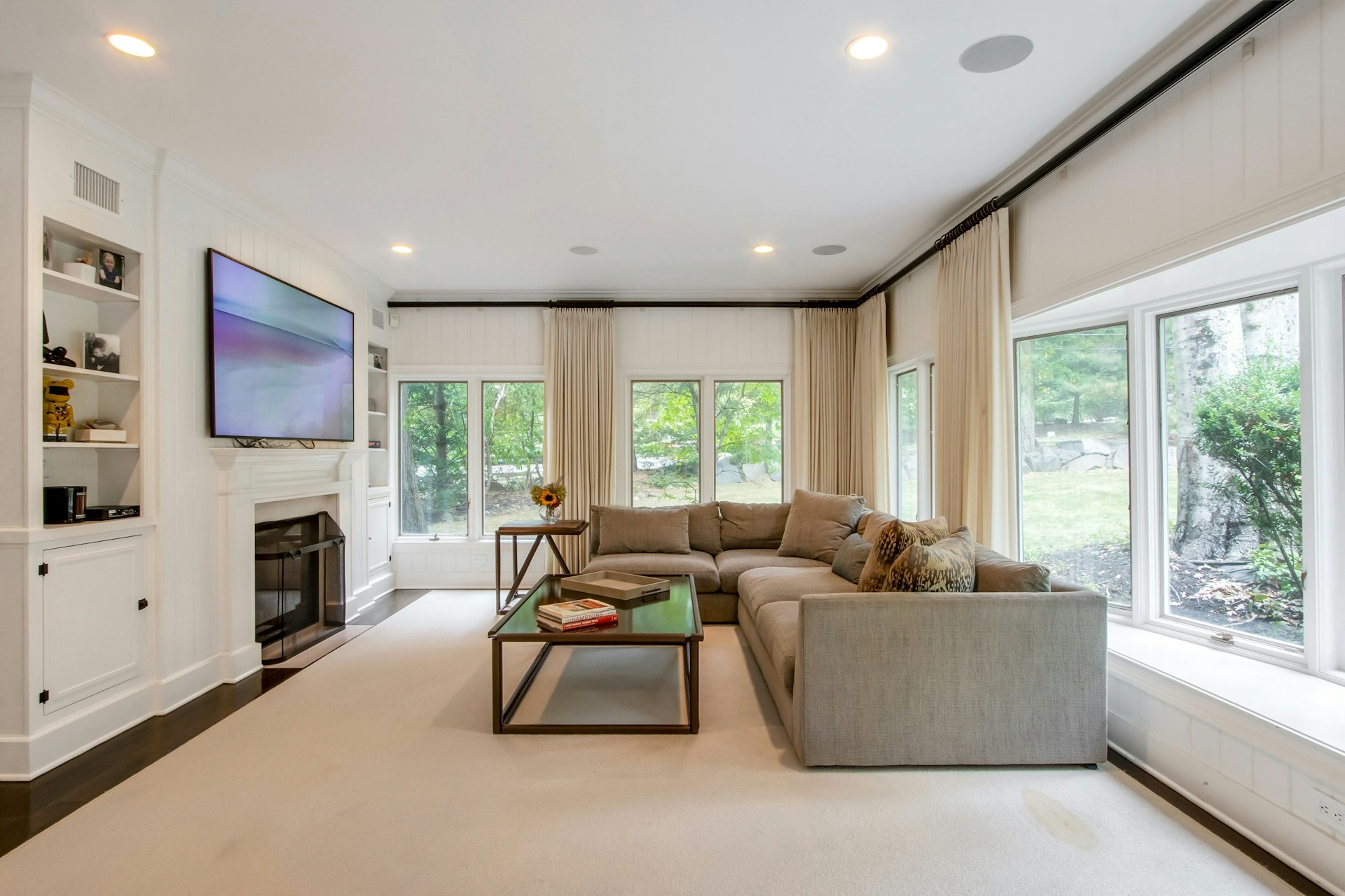 5 Leslie Place