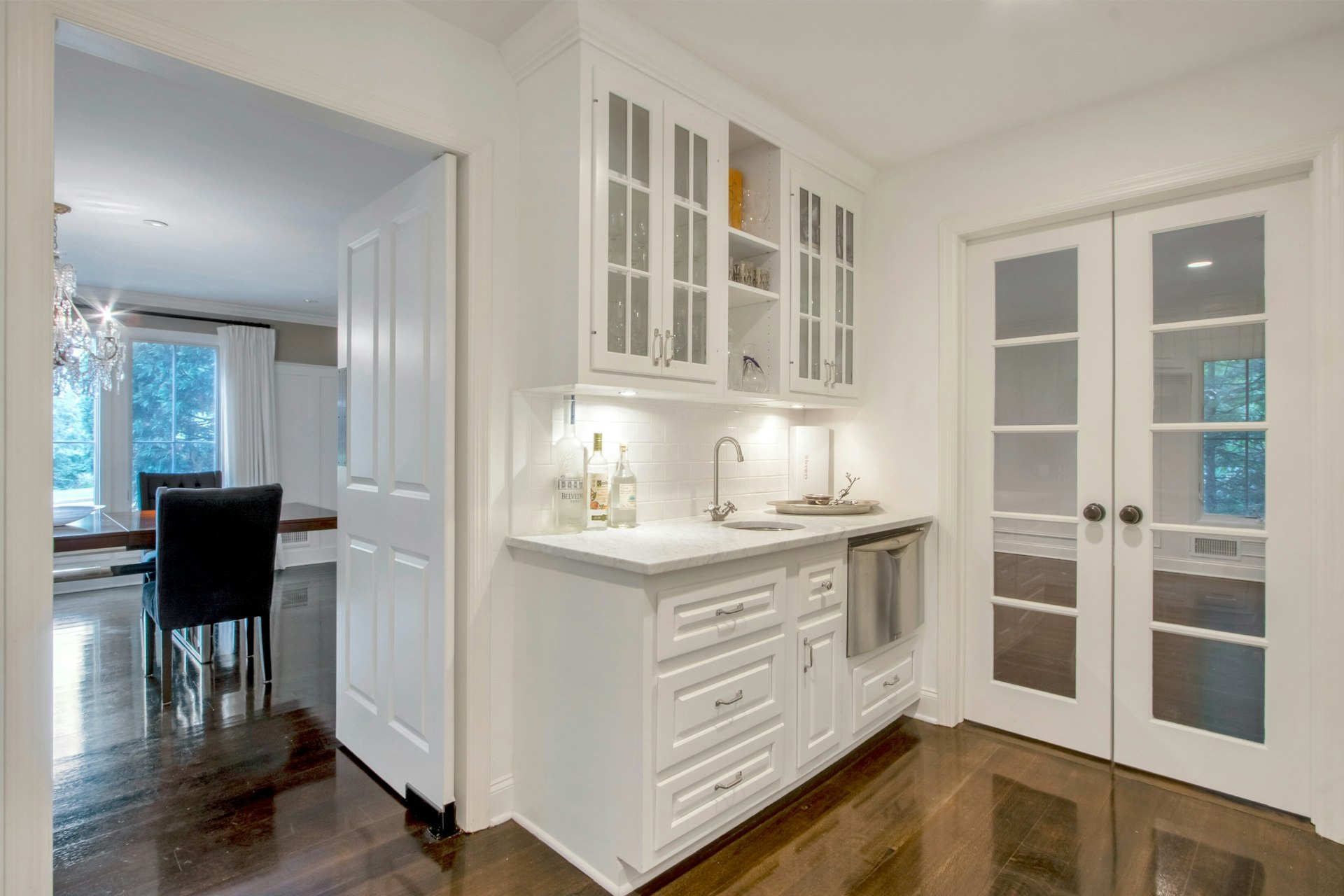 5 Leslie Place