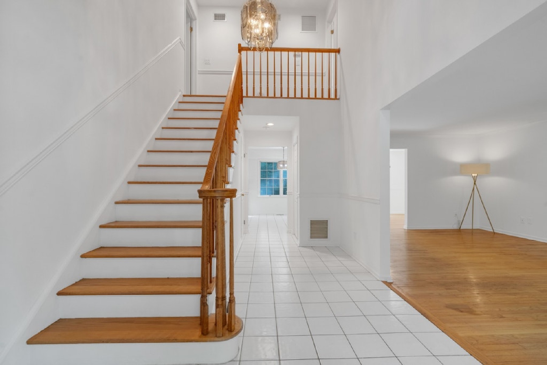 16 Carriage Lane 