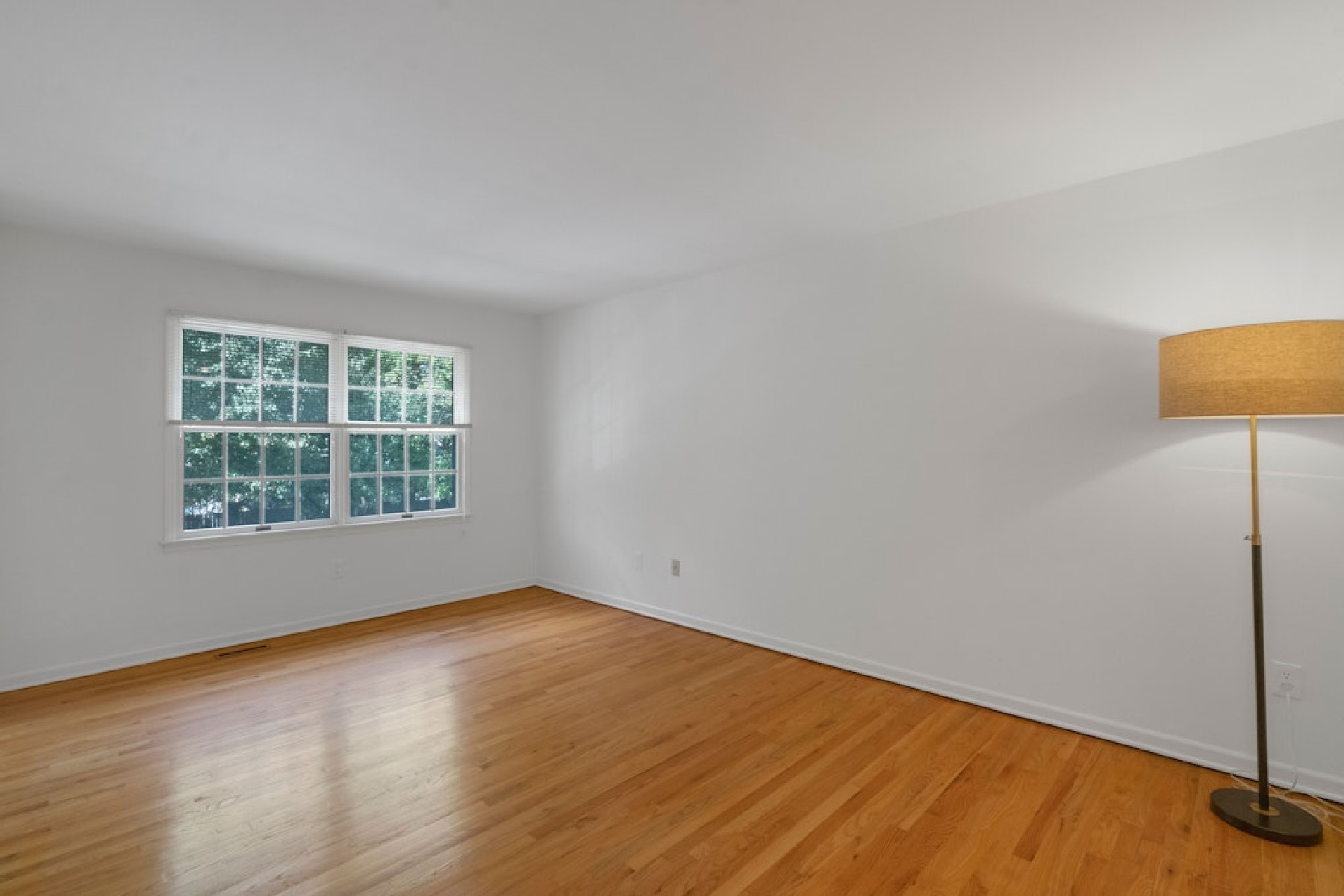 16 Carriage Lane 