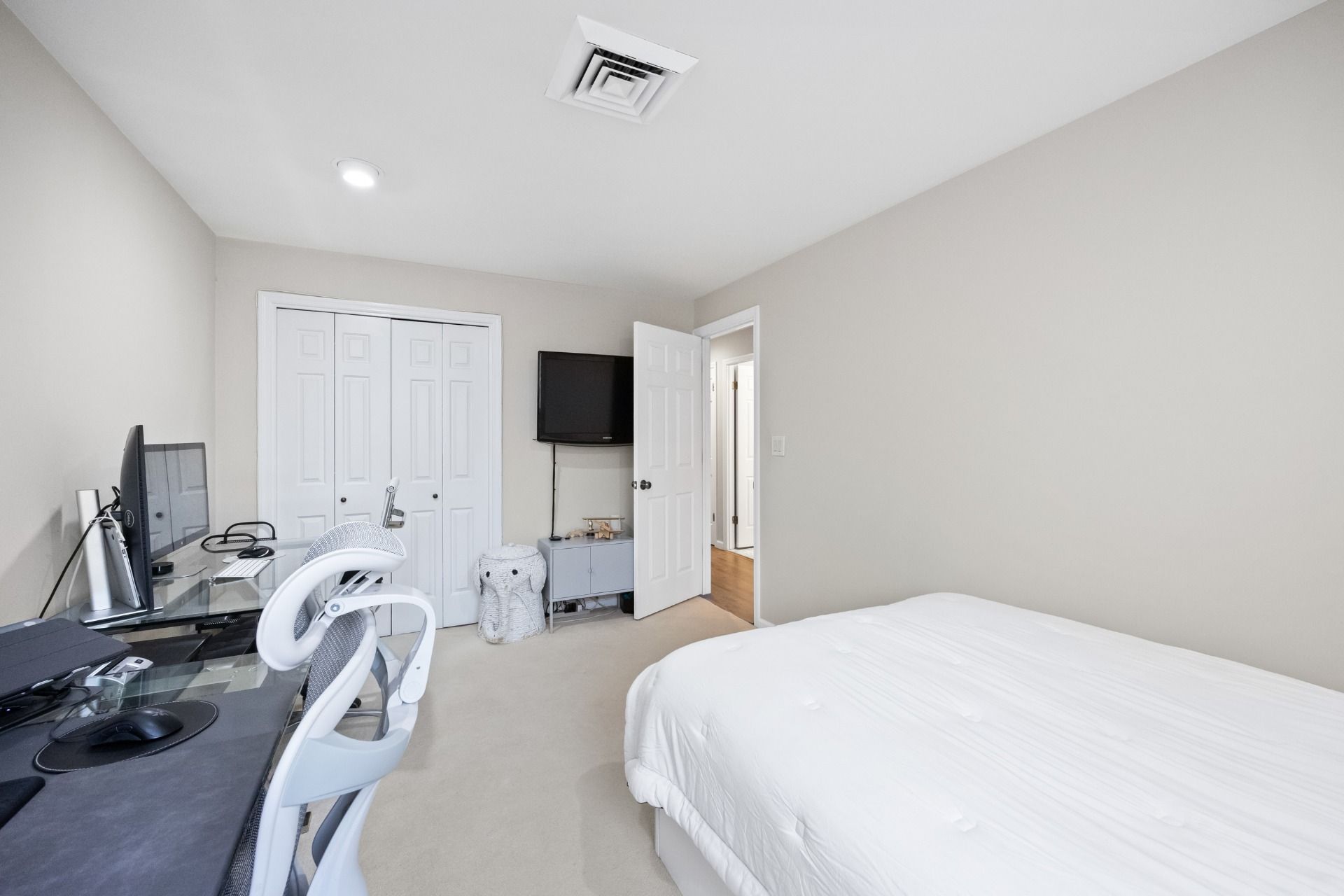 300 Gorge Road Unit 8