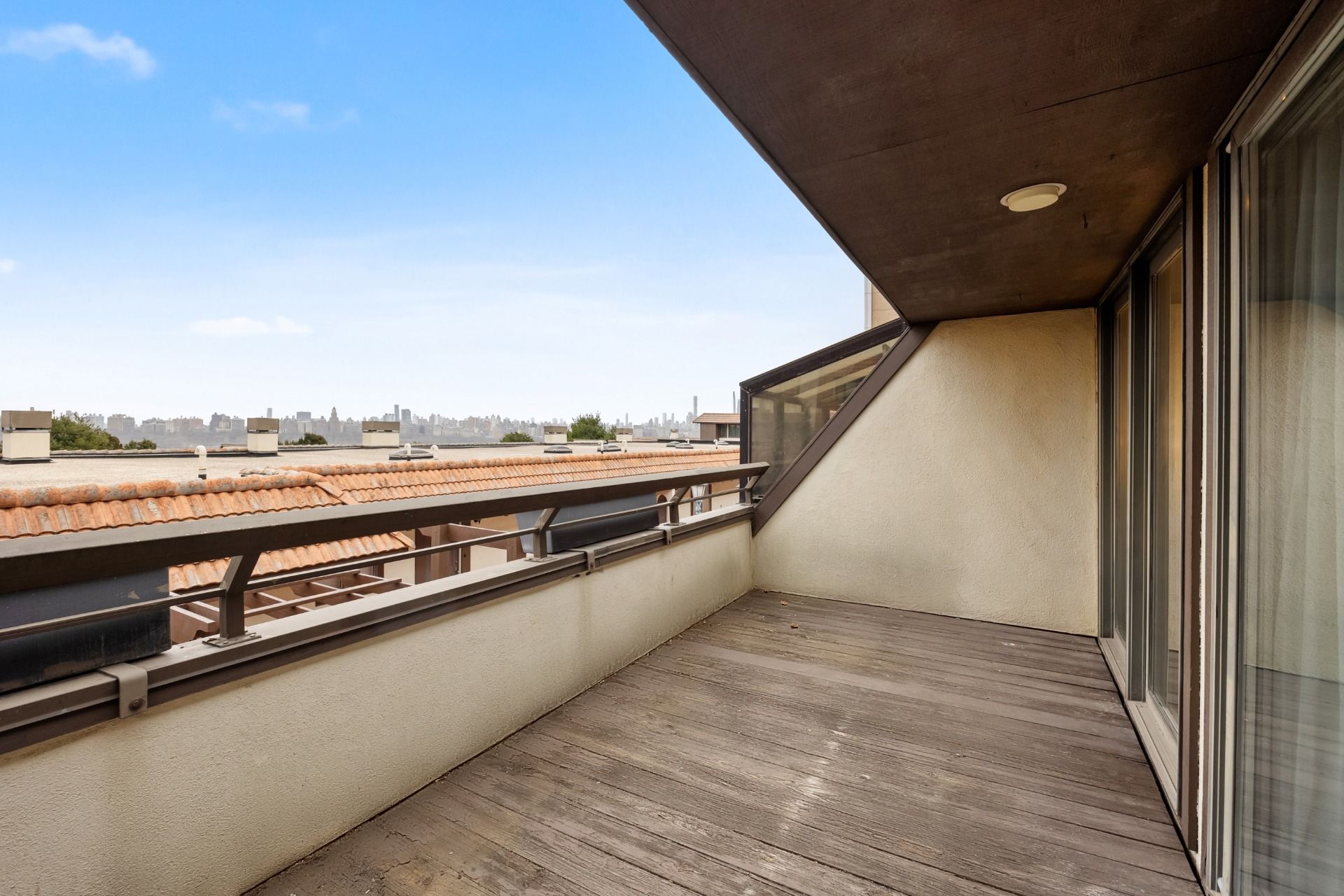 300 Gorge Road Unit 8