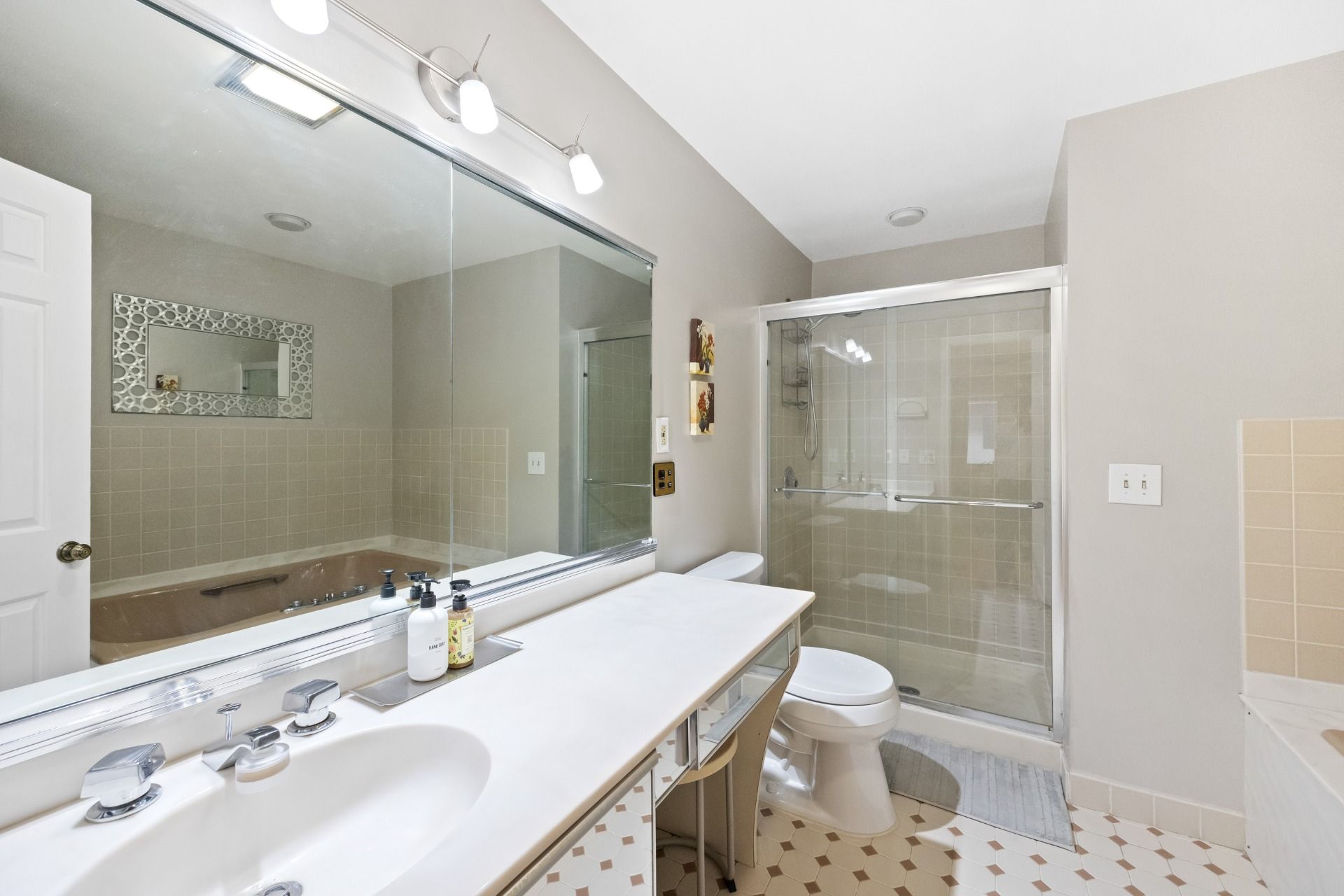 300 Gorge Road Unit 8