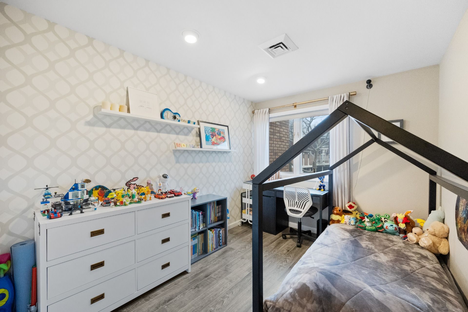 300 Gorge Road Unit 8