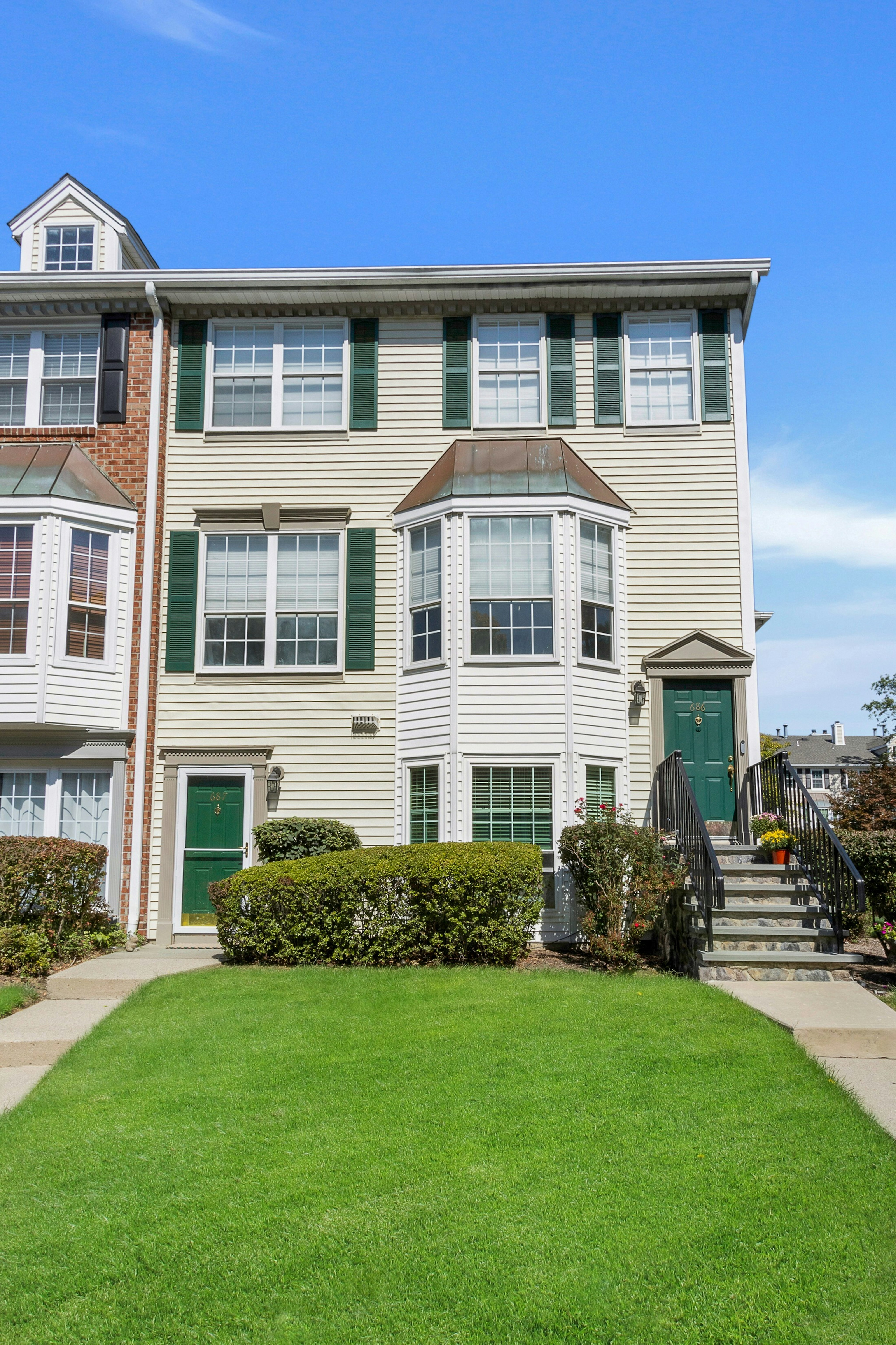 686 Plum Terrace 