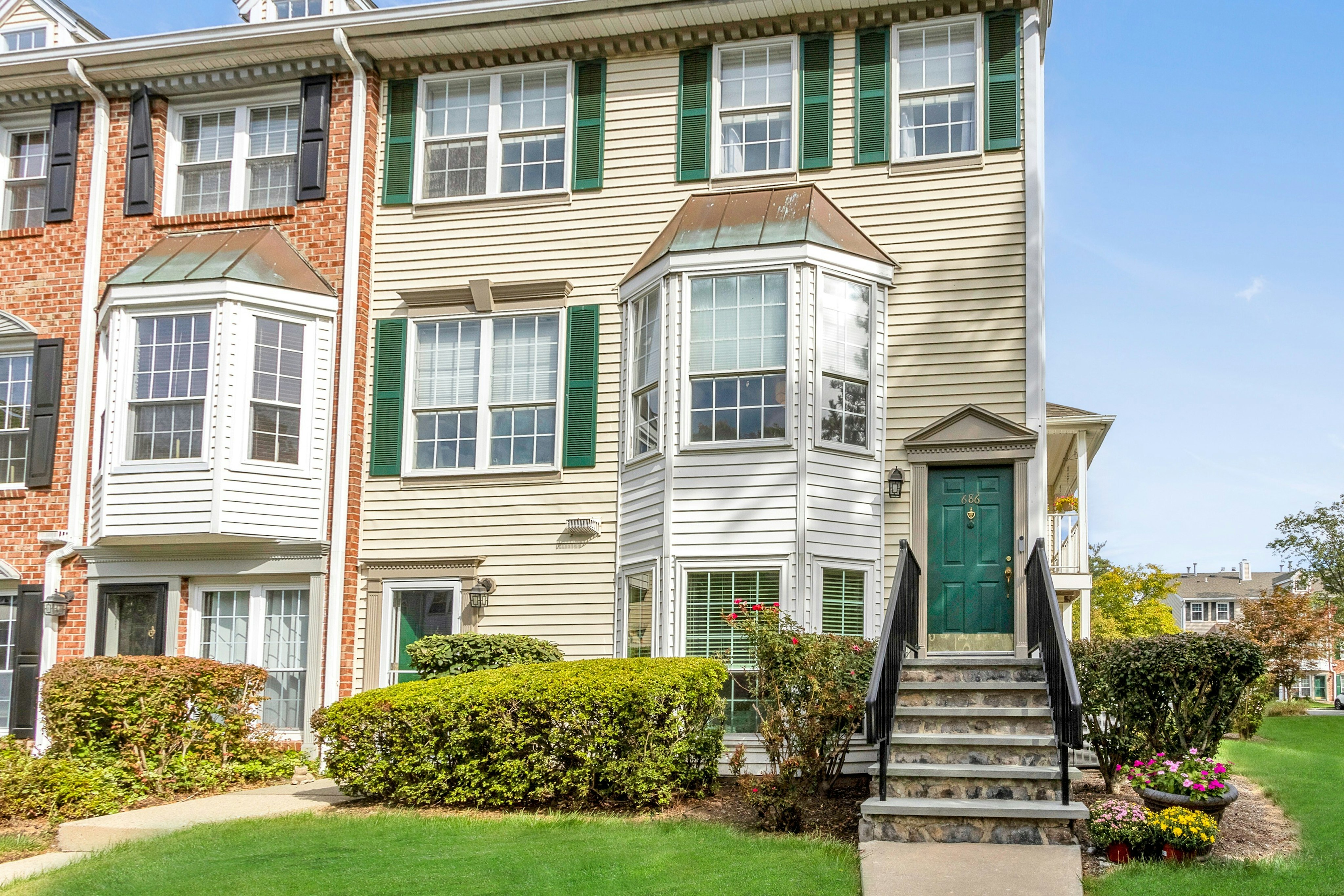 686 Plum Terrace 