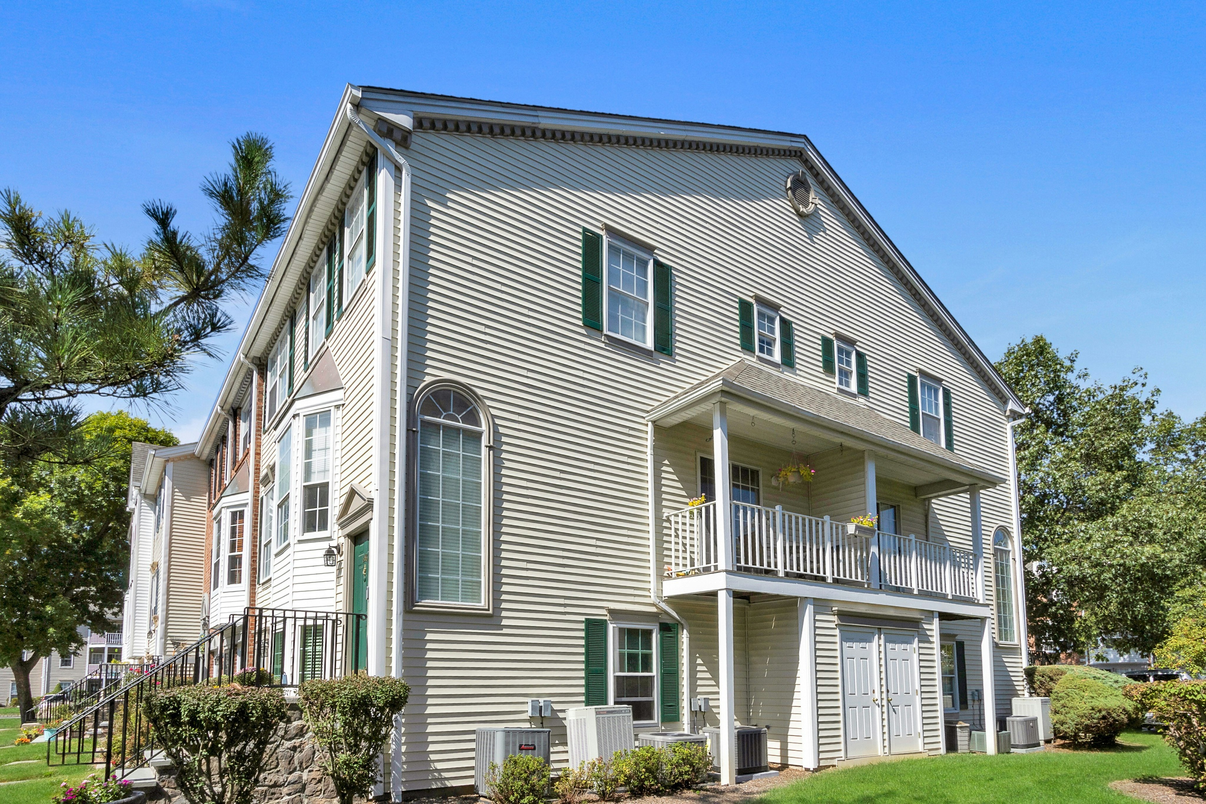 686 Plum Terrace 