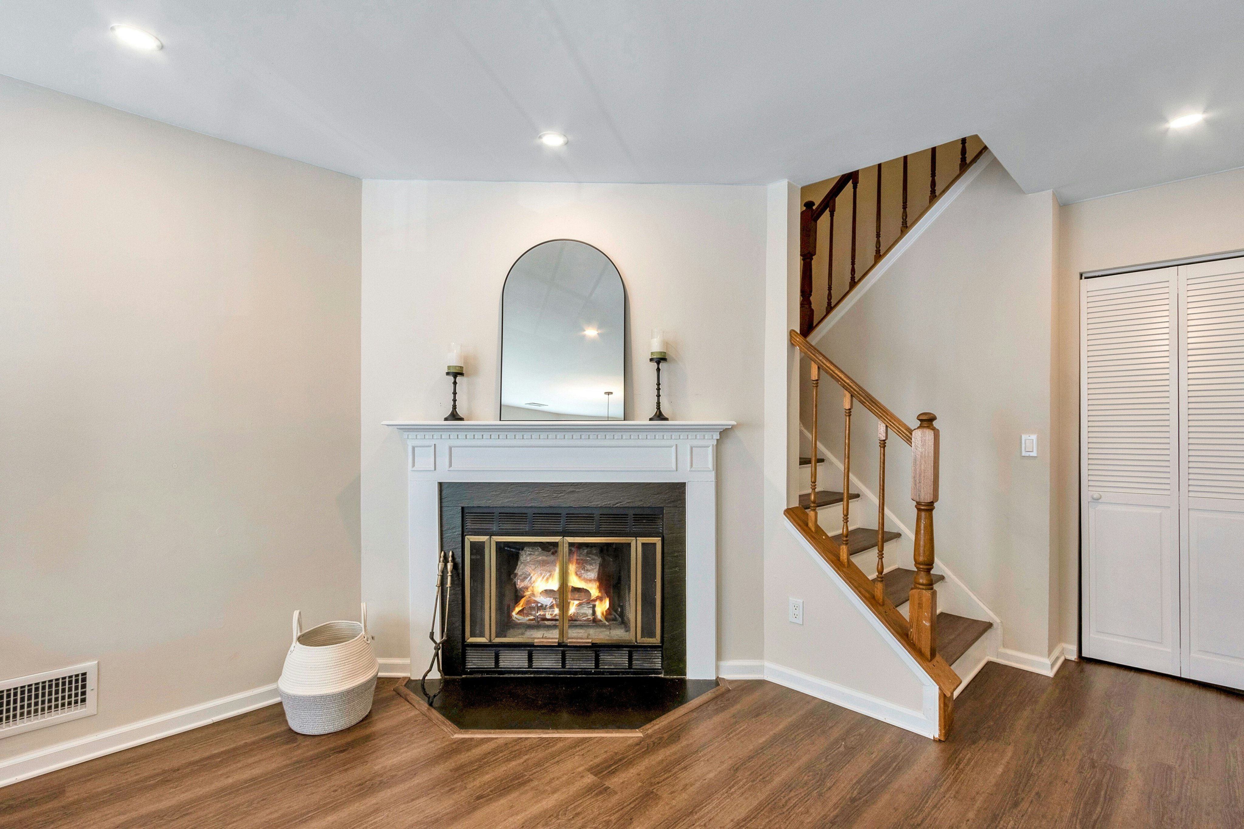 686 Plum Terrace 