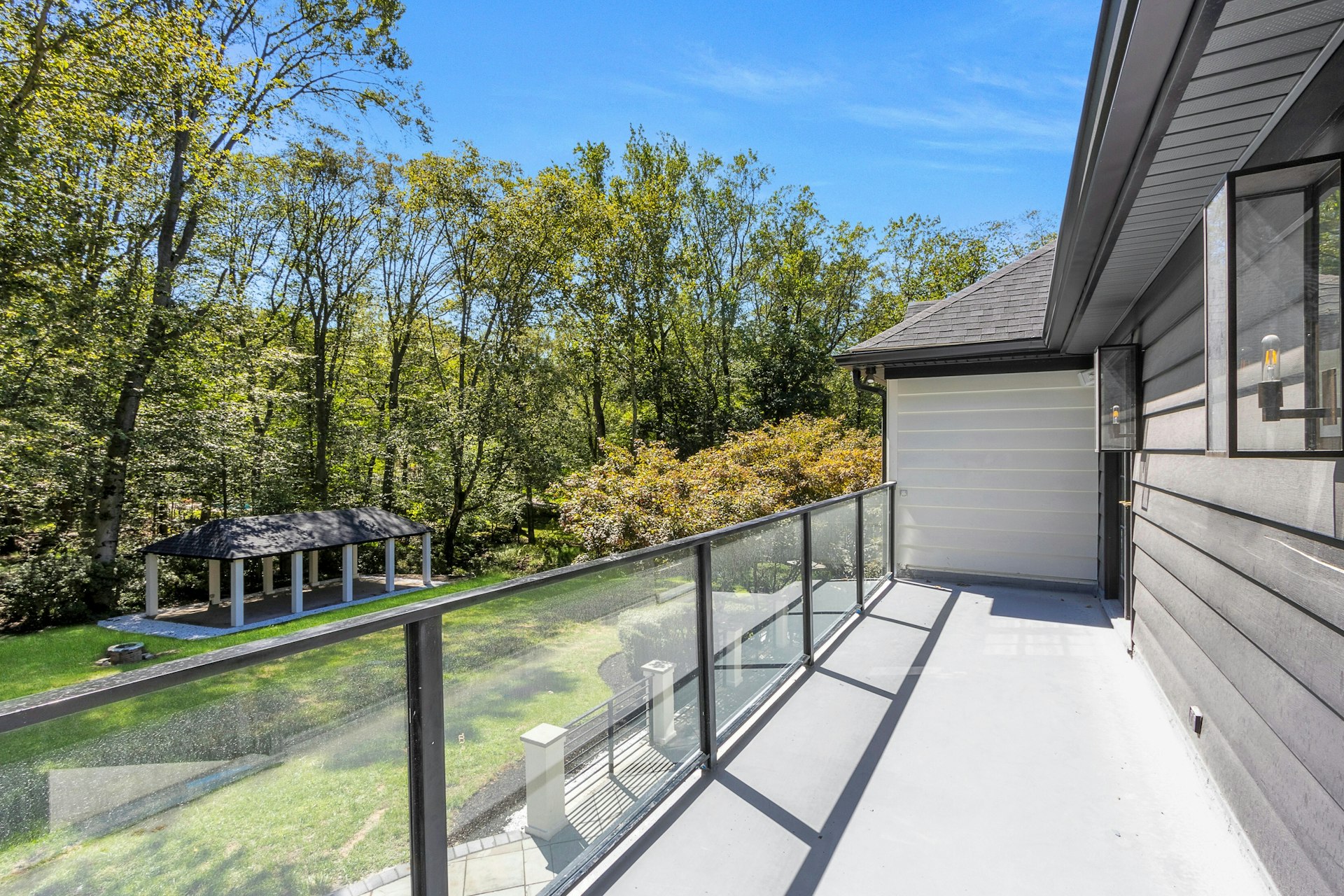 4 Duck Pond Road