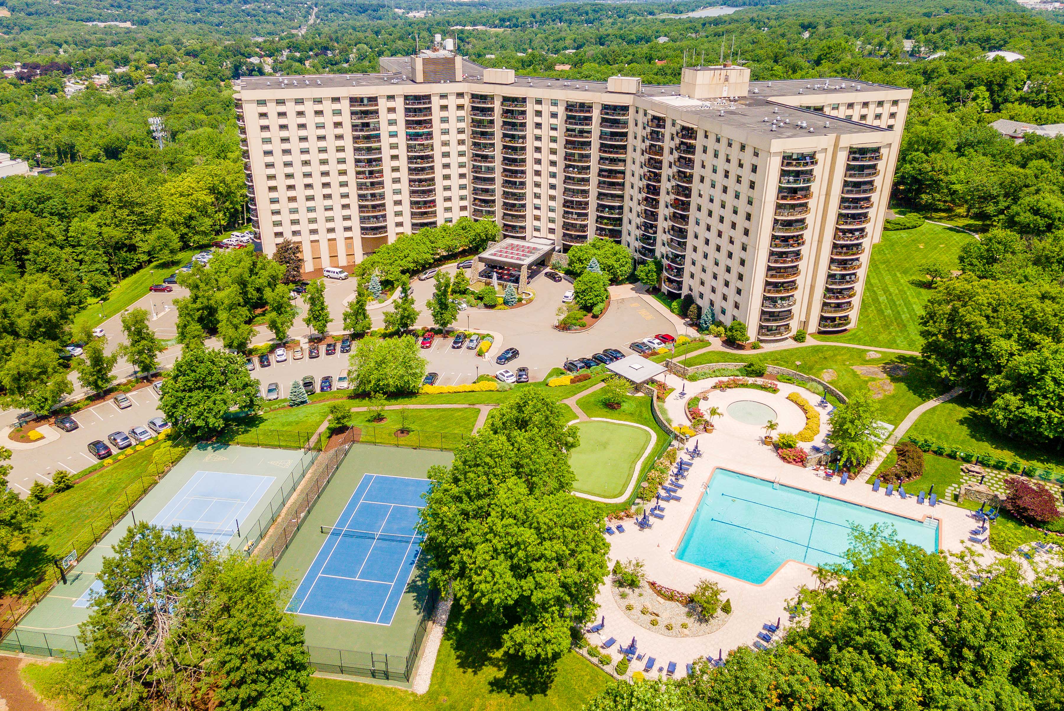 2 Claridge Drive Unit 7DE