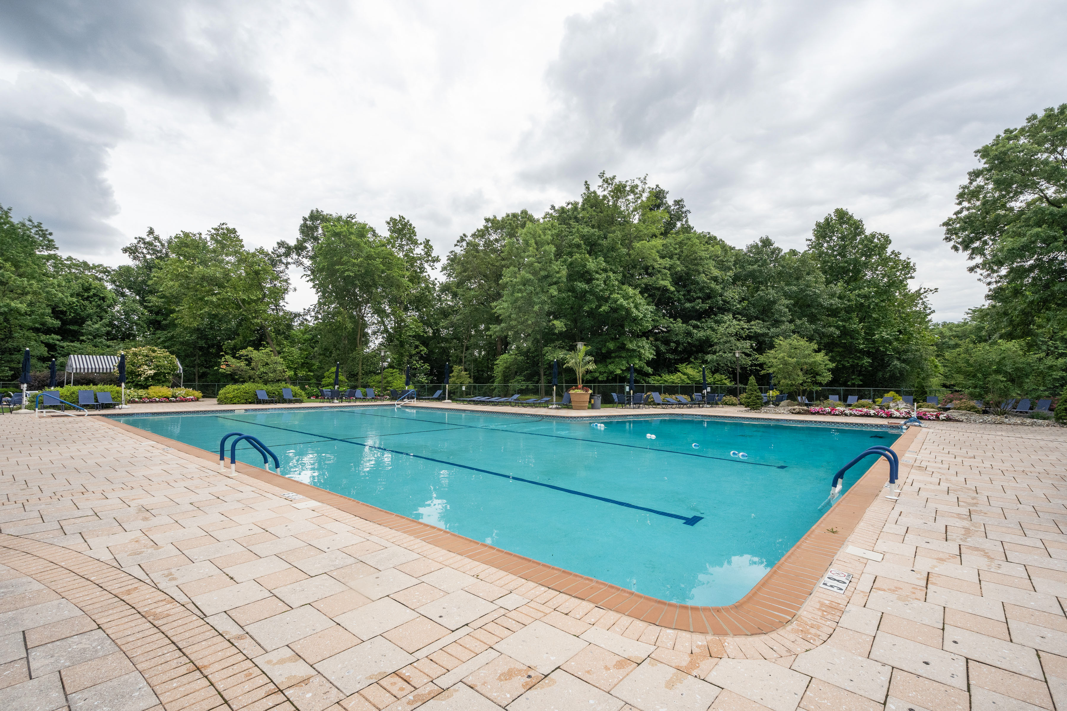 2 Claridge Drive Unit 7DE