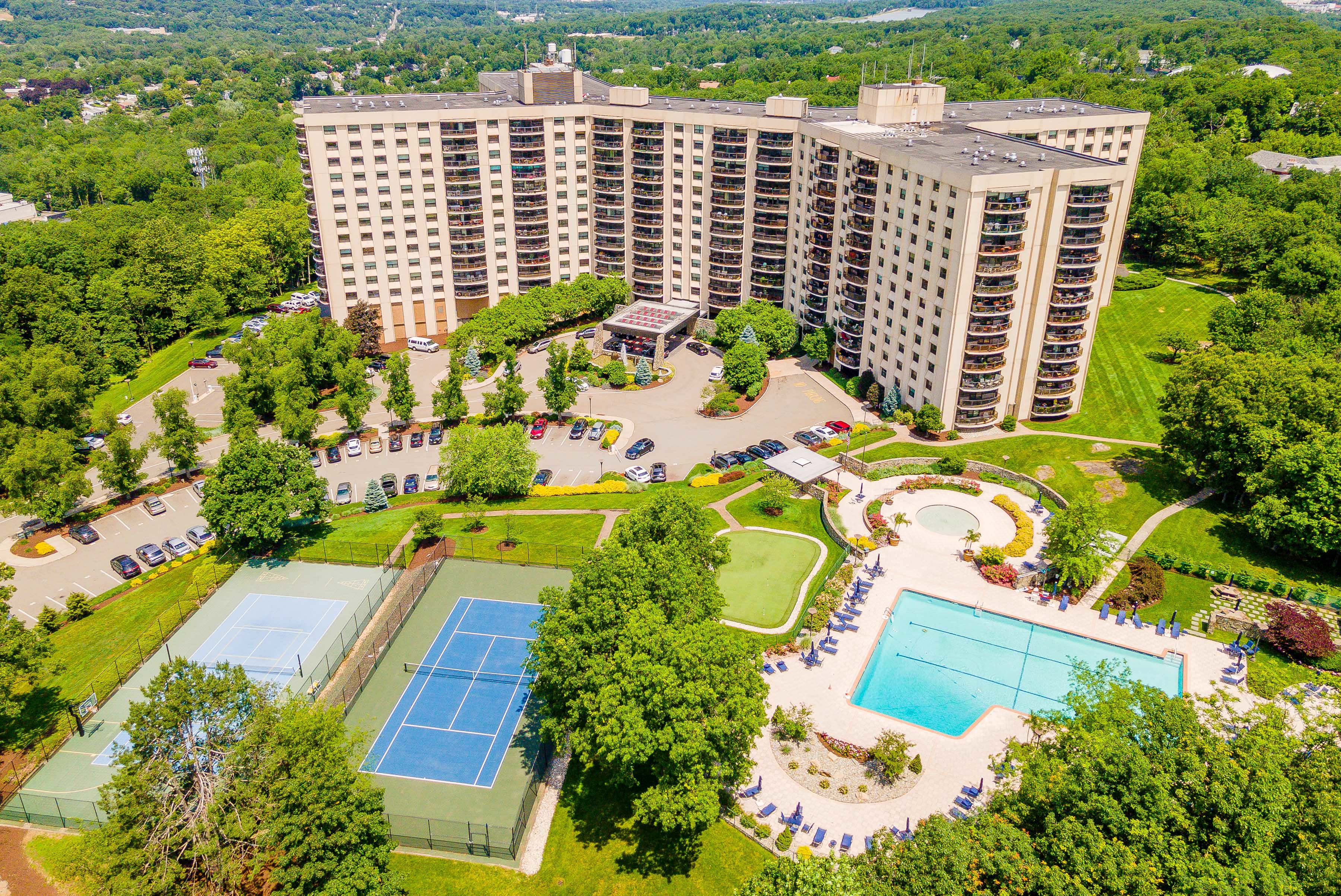 2 Claridge Drive Unit 7DE