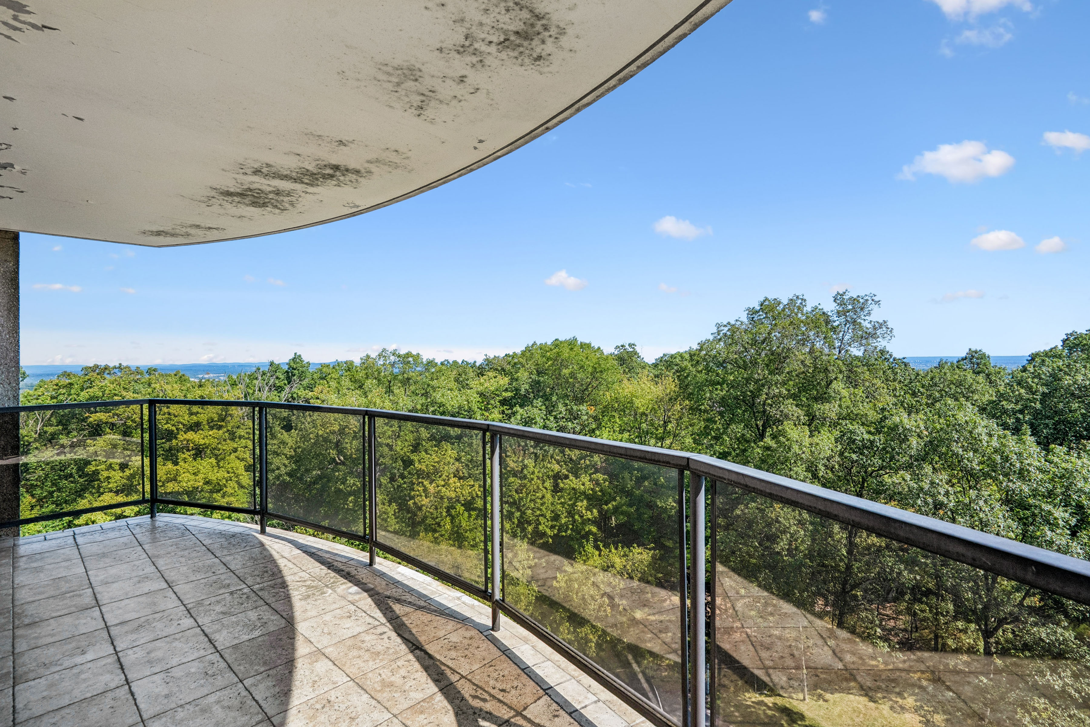 2 Claridge Drive Unit 7DE