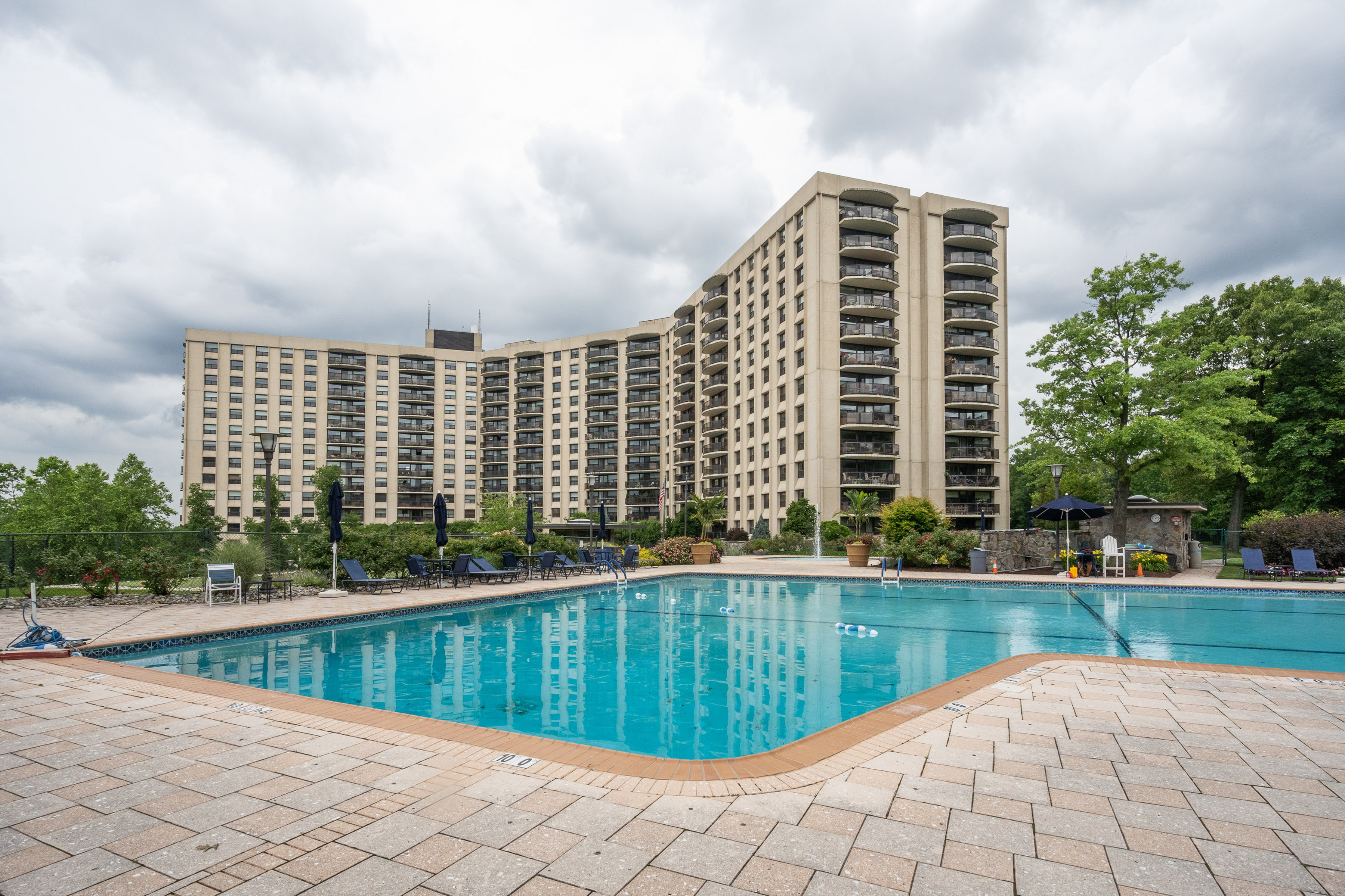 2 Claridge Drive Unit 7DE