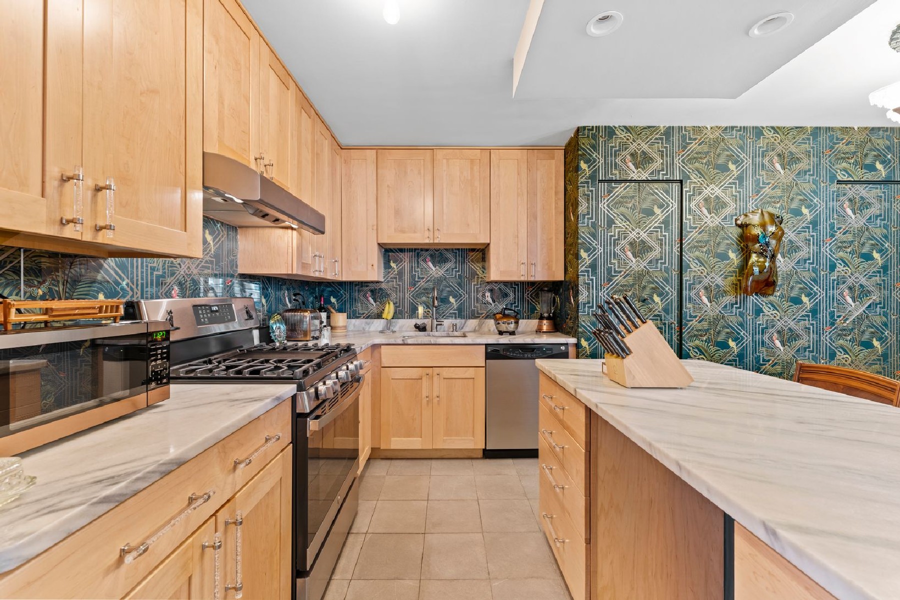 6040 JFK Boulevard East MA