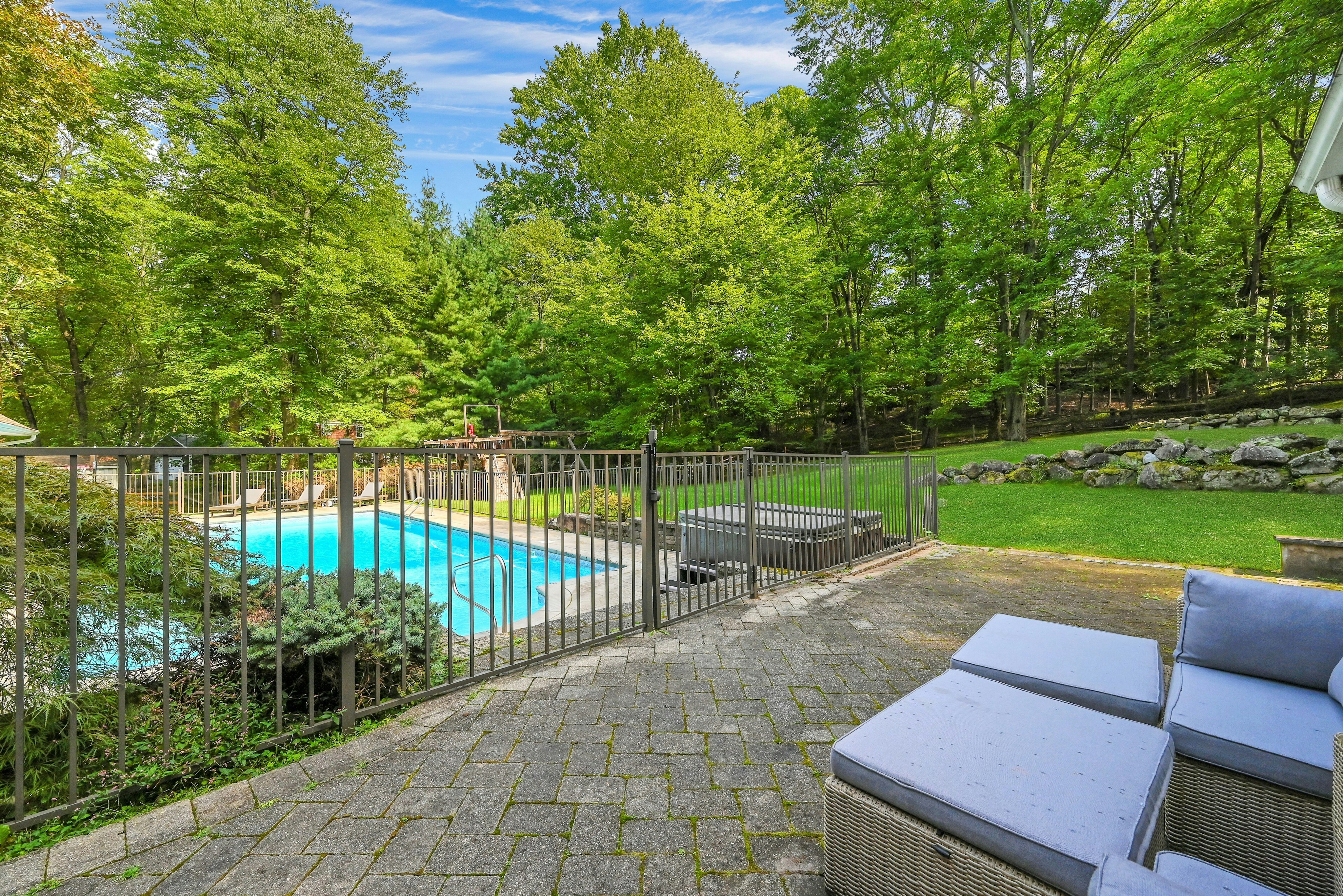 76 Briarwood Avenue 