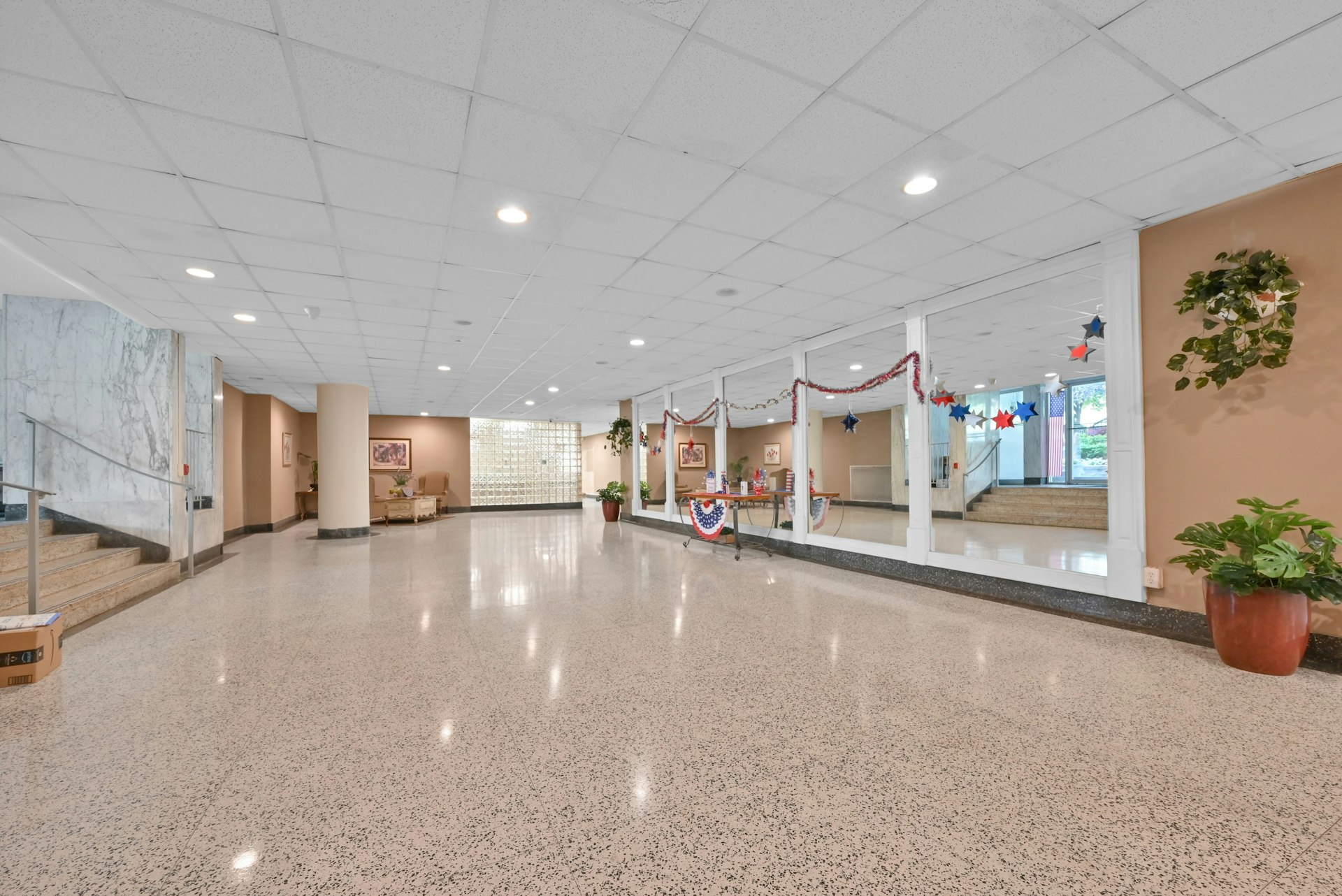 2160 Center Avenue Unit 5R