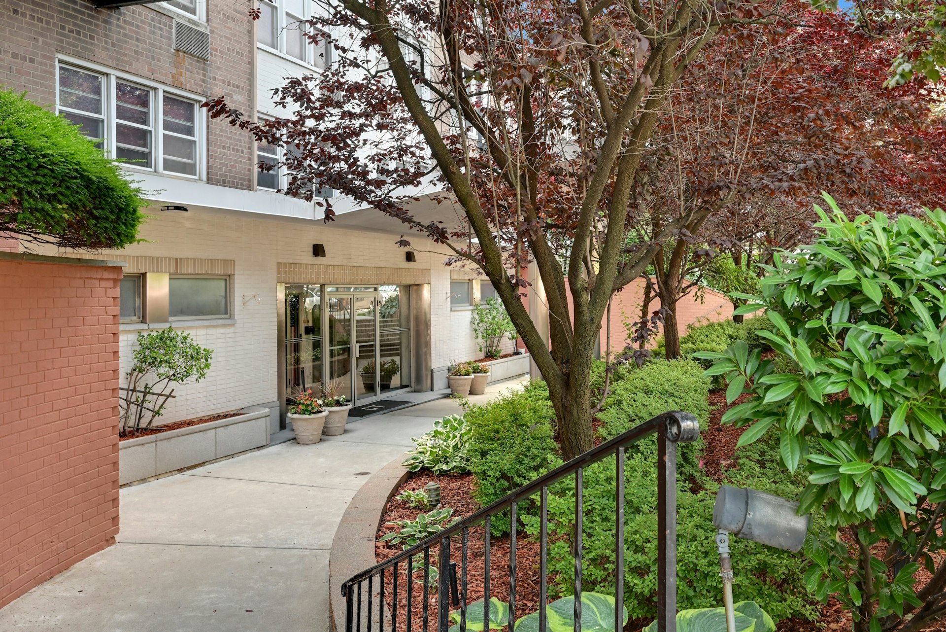 2160 Center Avenue Unit 5R