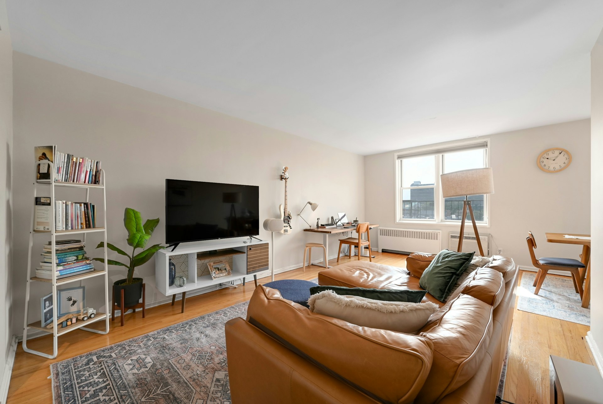 2160 Center Avenue Unit 5R