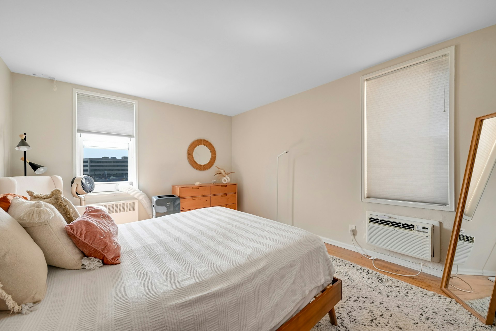 2160 Center Avenue Unit 5R