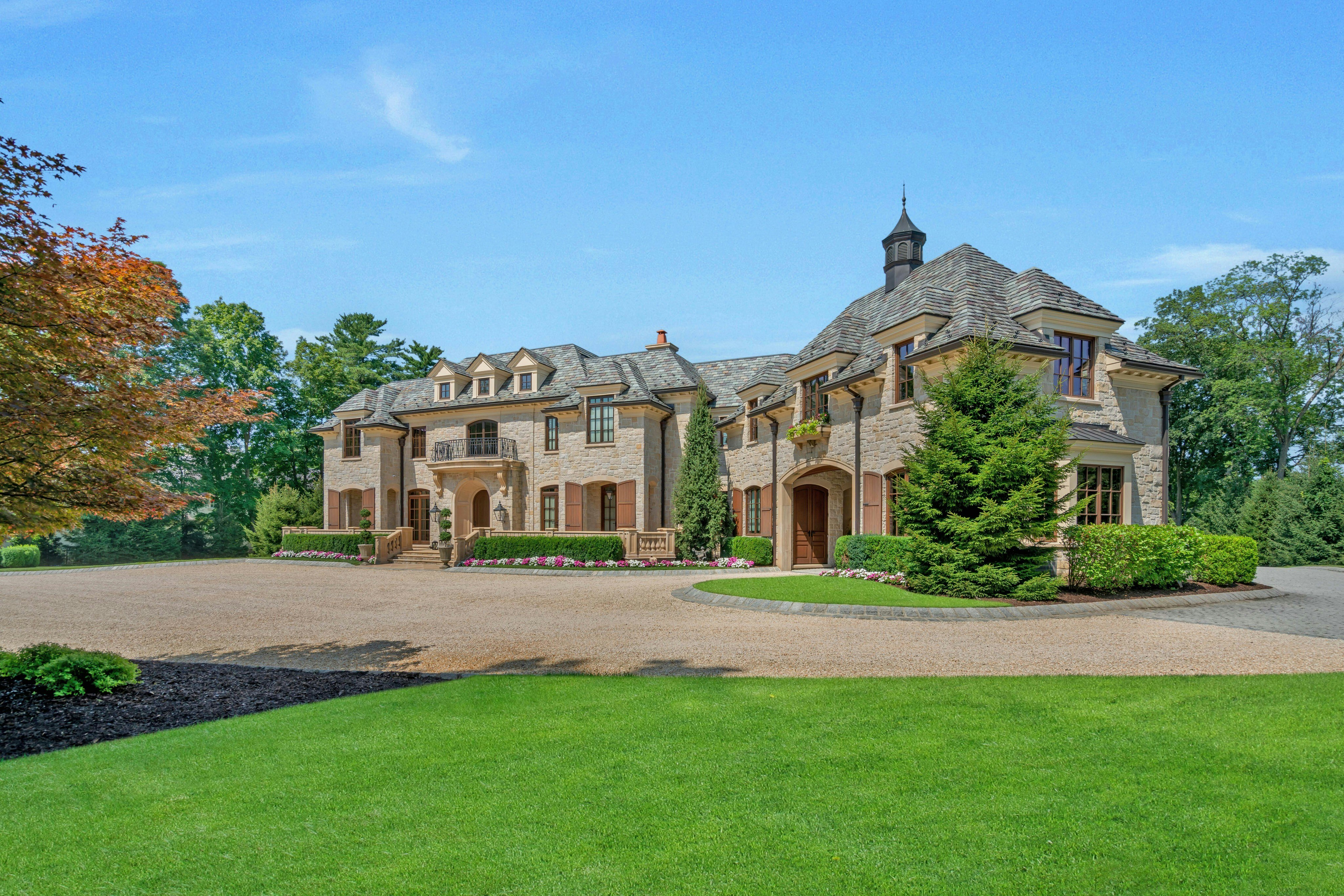 123 East Saddle River Road 