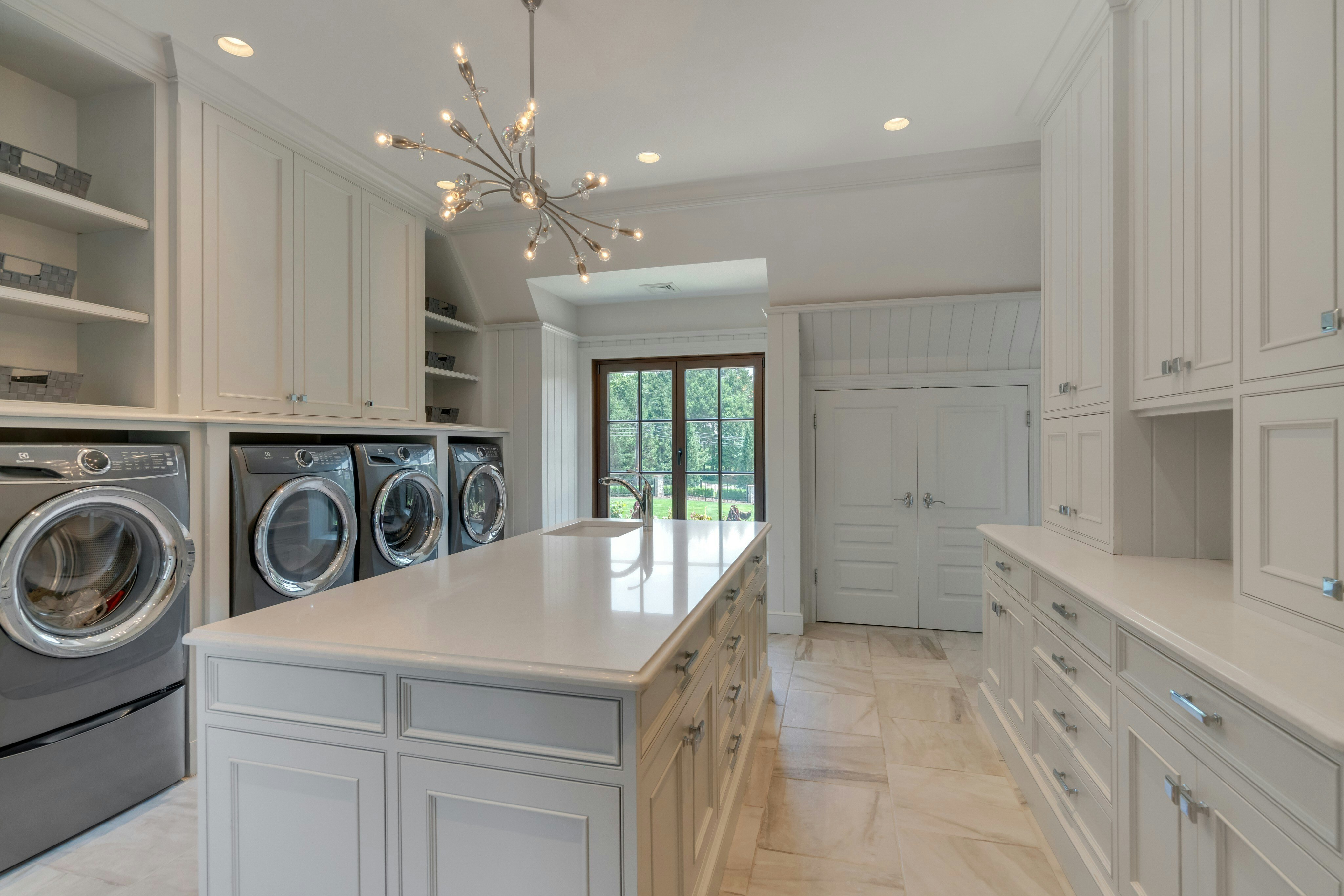 123 East Saddle River Road 