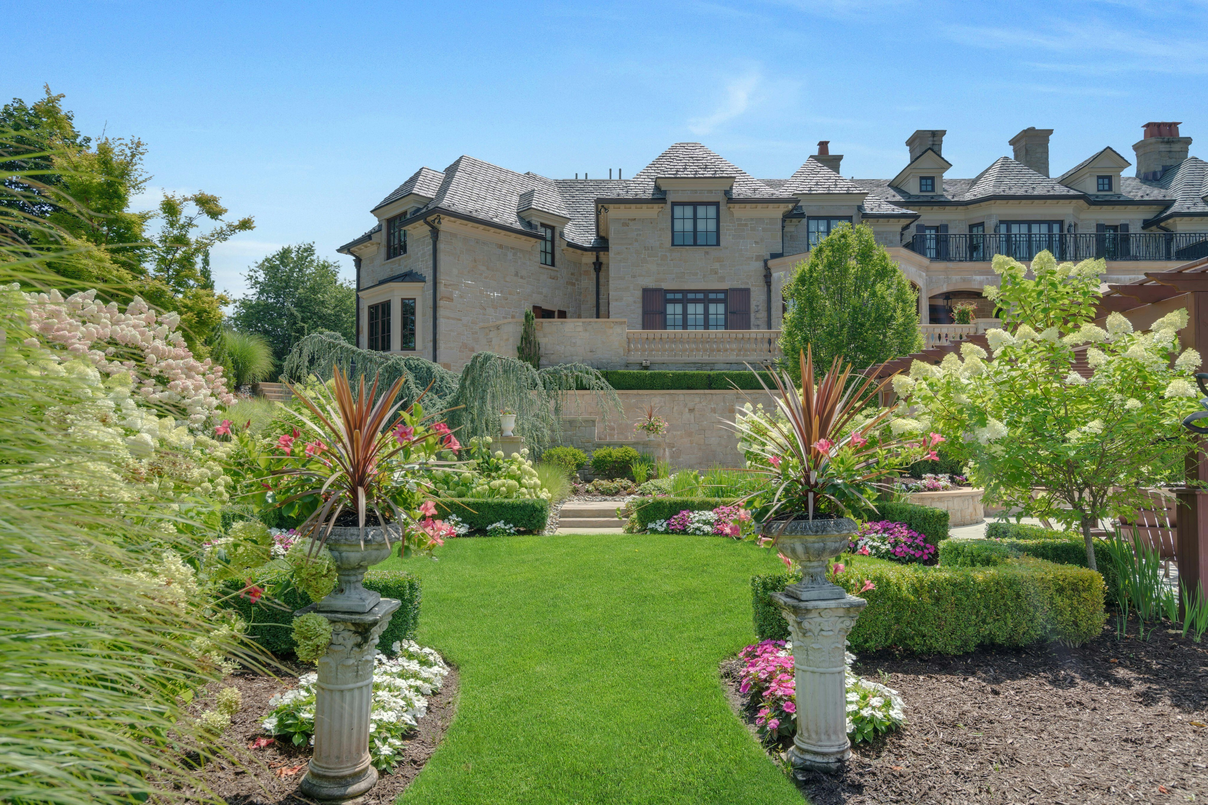 123 East Saddle River Road 