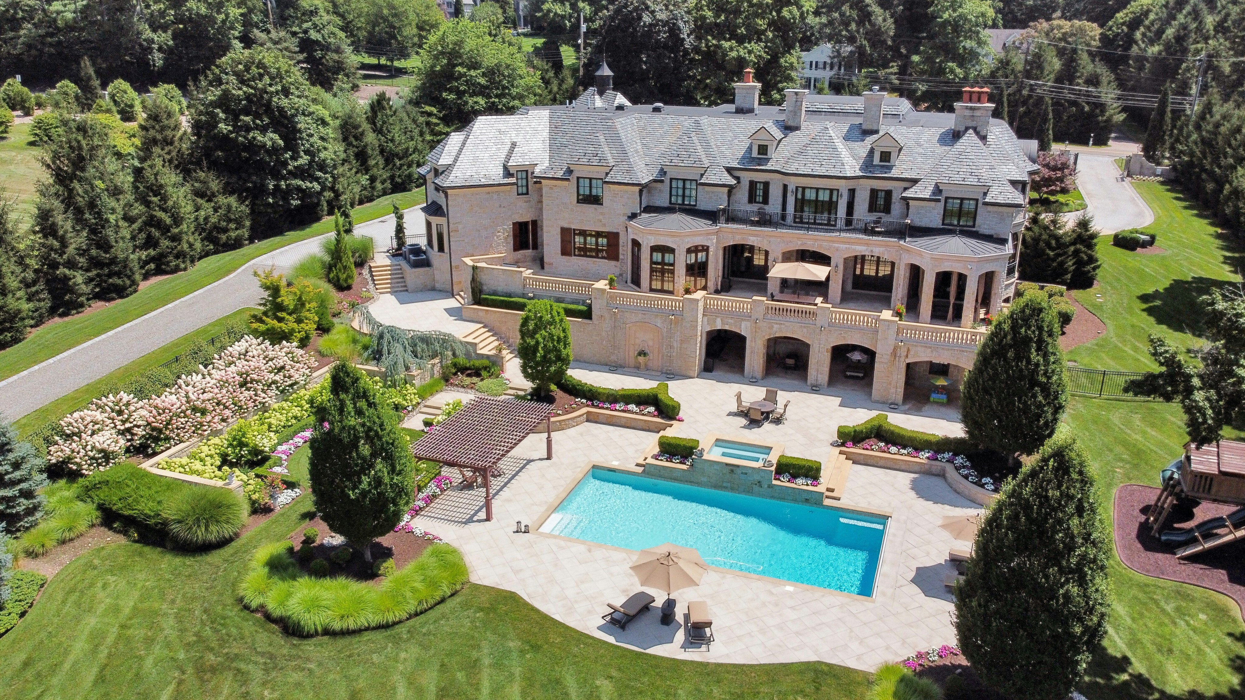 123 East Saddle River Road 