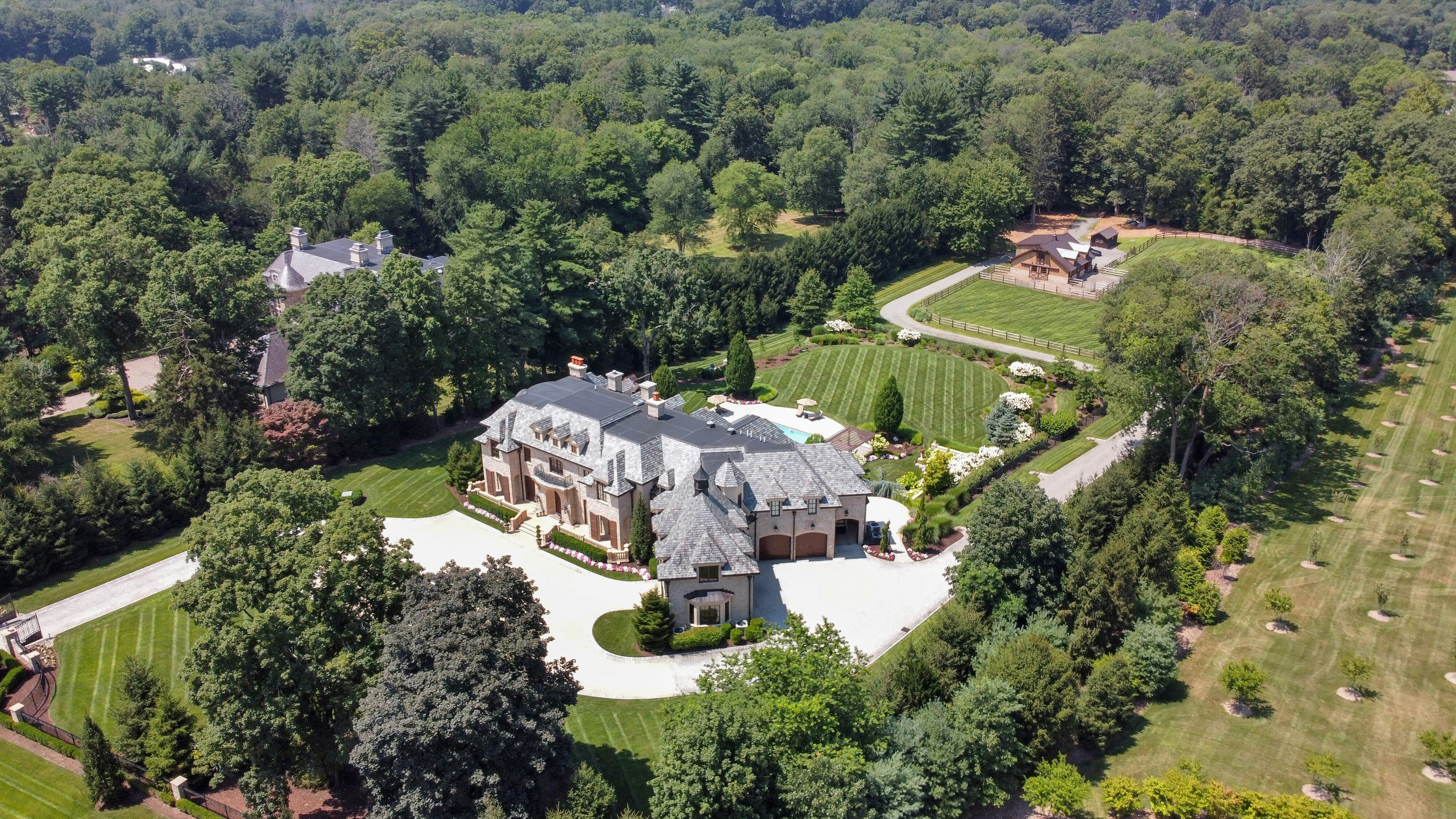 123 East Saddle River Road 
